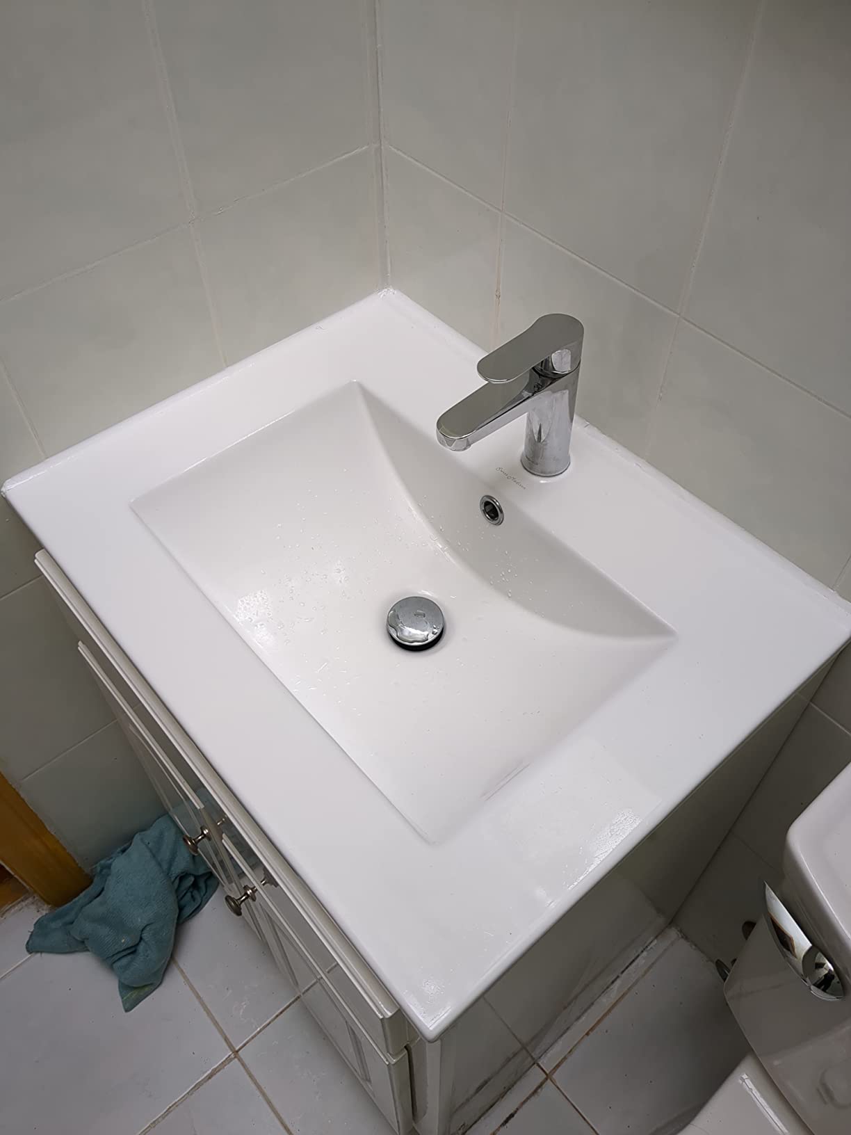 24 in White Ceramic Bathroom Vanity Top with Integrated Sink, Single Faucet Hole, Top-Mount Vanity Top, 1.75 in Drain Opening customer photo 1