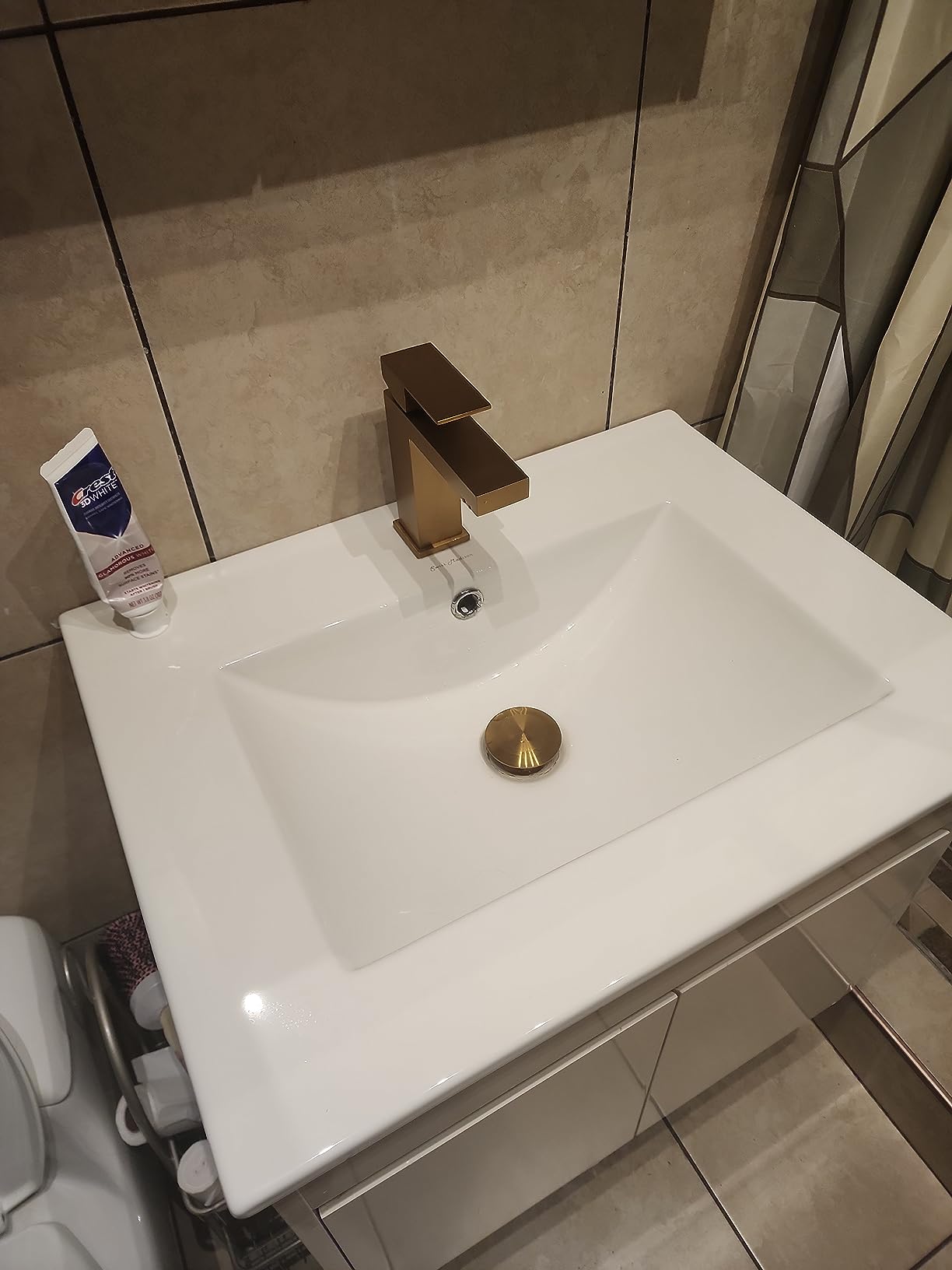 24 in White Ceramic Bathroom Vanity Top with Integrated Sink, Single Faucet Hole, Top-Mount Vanity Top, 1.75 in Drain Opening customer photo 2