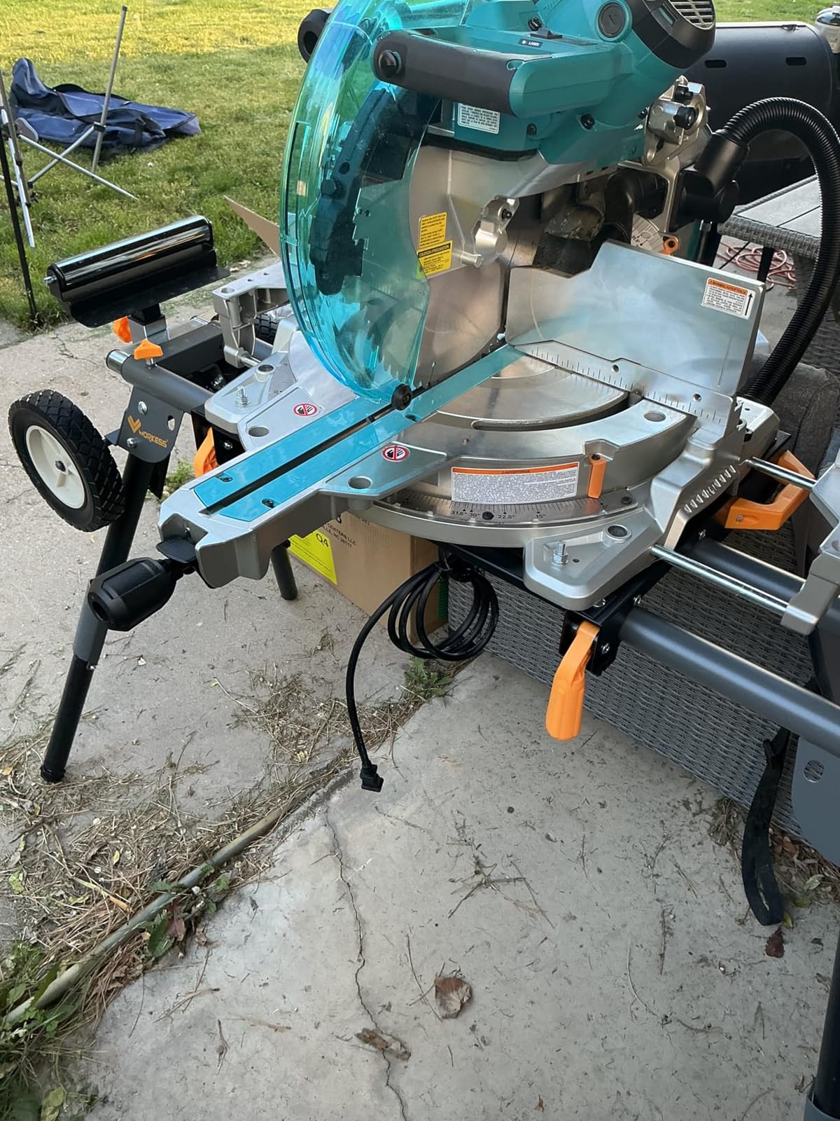 Deluxe Heavy Duty Rolling Miter Saw Stand with 8 in Wheels 330 Lbs Load Capacity Black and Grey Single Pack WK-MS029E-2 customer photo 1