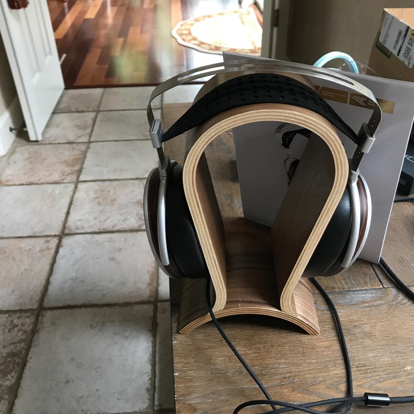 HIFIMAN HE1000se Full-Size Over Ear Planar Magnetic Audiophile Adjustable Headphone with Comfortable Earpads Open-Back Design Easy Cable Swapping customer photo 2