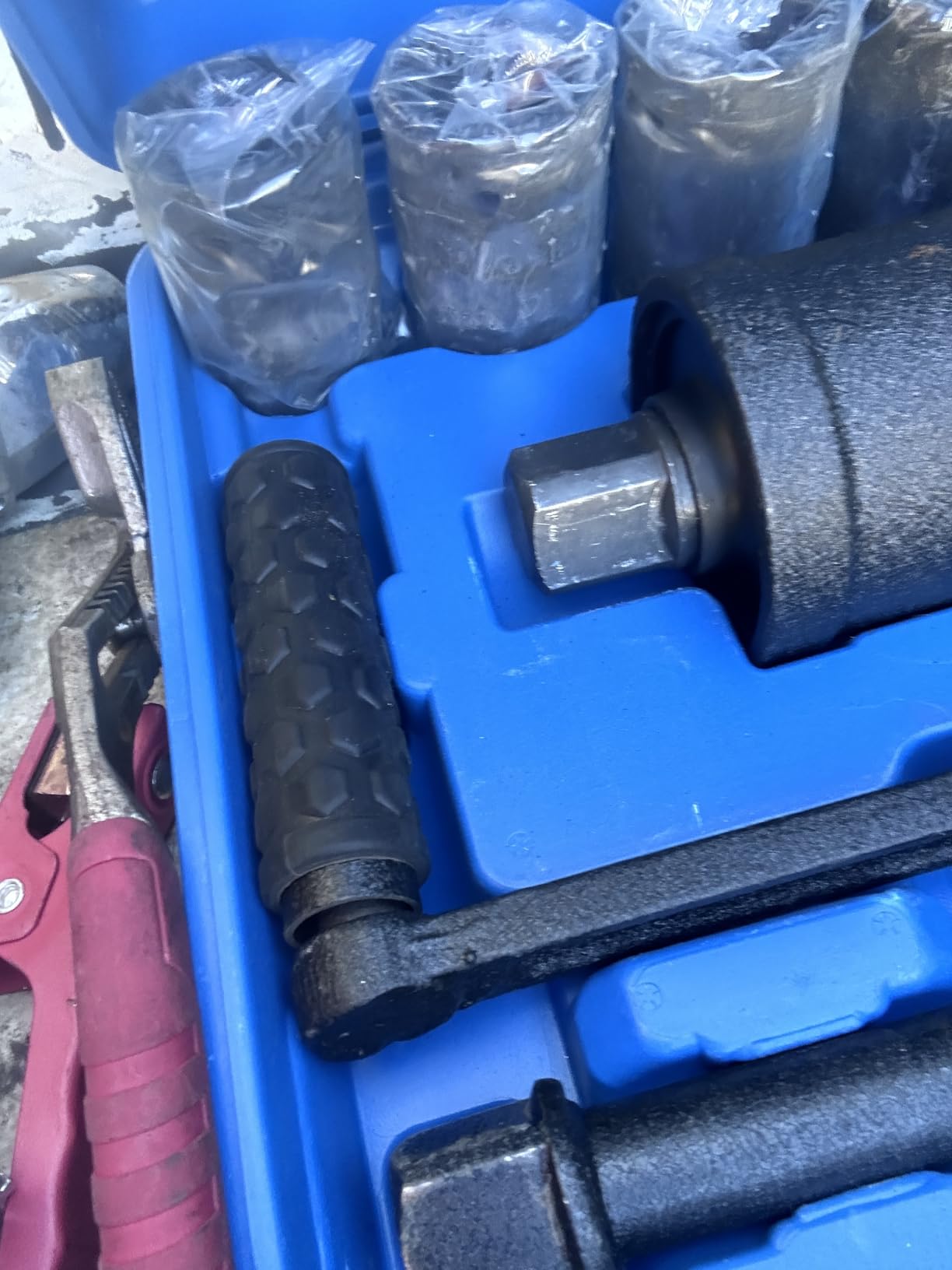 WINTOOLS Torque Multiplier Labor Saving Lug Nut Wrench W/ 8 Cr-v Socket customer photo 1