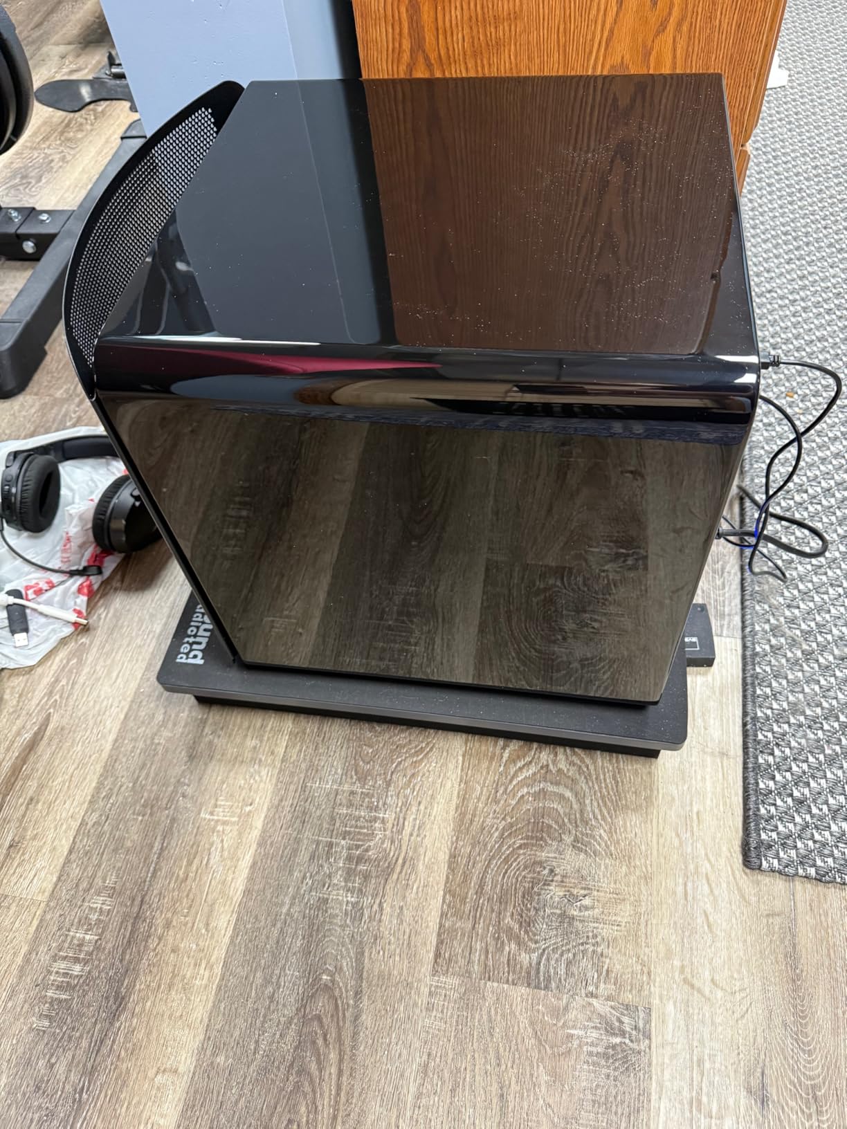 SVS SB-3000 Subwoofer - 13-inch Driver, 800W RMS, 2,500W Peak Power, DSP Control App - Piano Gloss Black customer photo 2