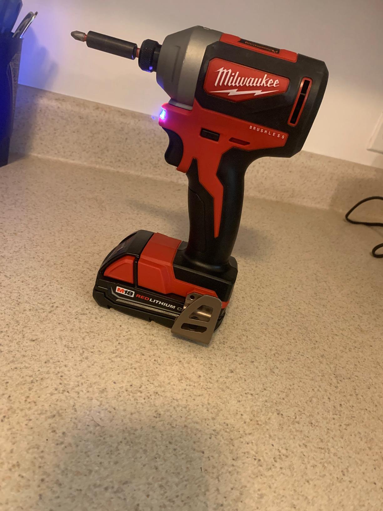 Milwaukee 2850-21P M18 Brushless Lithium-Ion Compact 1/4 in. Cordless Hex Impact Driver Kit (2 Ah) customer photo 1