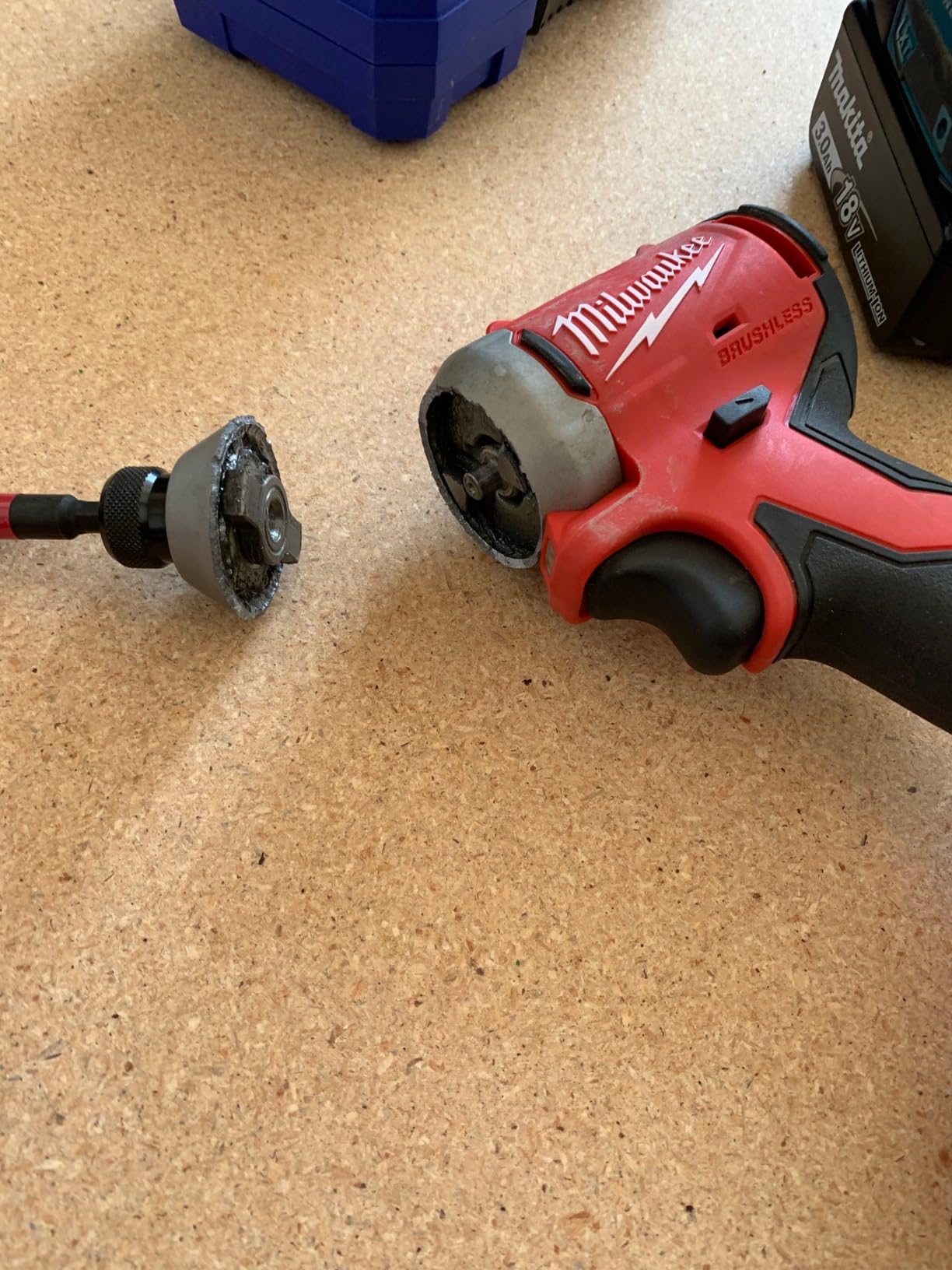 Milwaukee 2850-21P M18 Brushless Lithium-Ion Compact 1/4 in. Cordless Hex Impact Driver Kit (2 Ah) customer photo 2