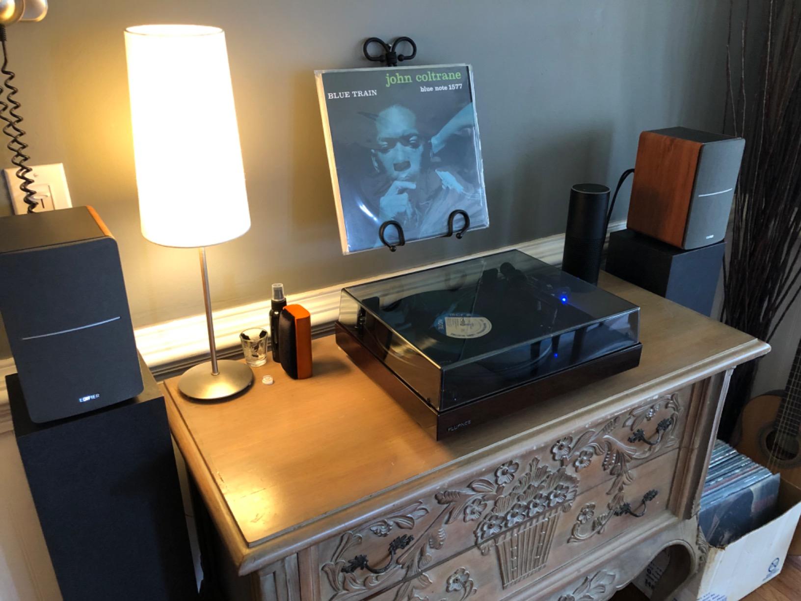 Fluance RT84 Reference High Fidelity Vinyl Turntable Record Player with Ortofon 2M Blue Cartridge, Speed Control Motor, High Mass MDF Wood Plinth, Vibration Isolation Feet - Walnut customer photo 2