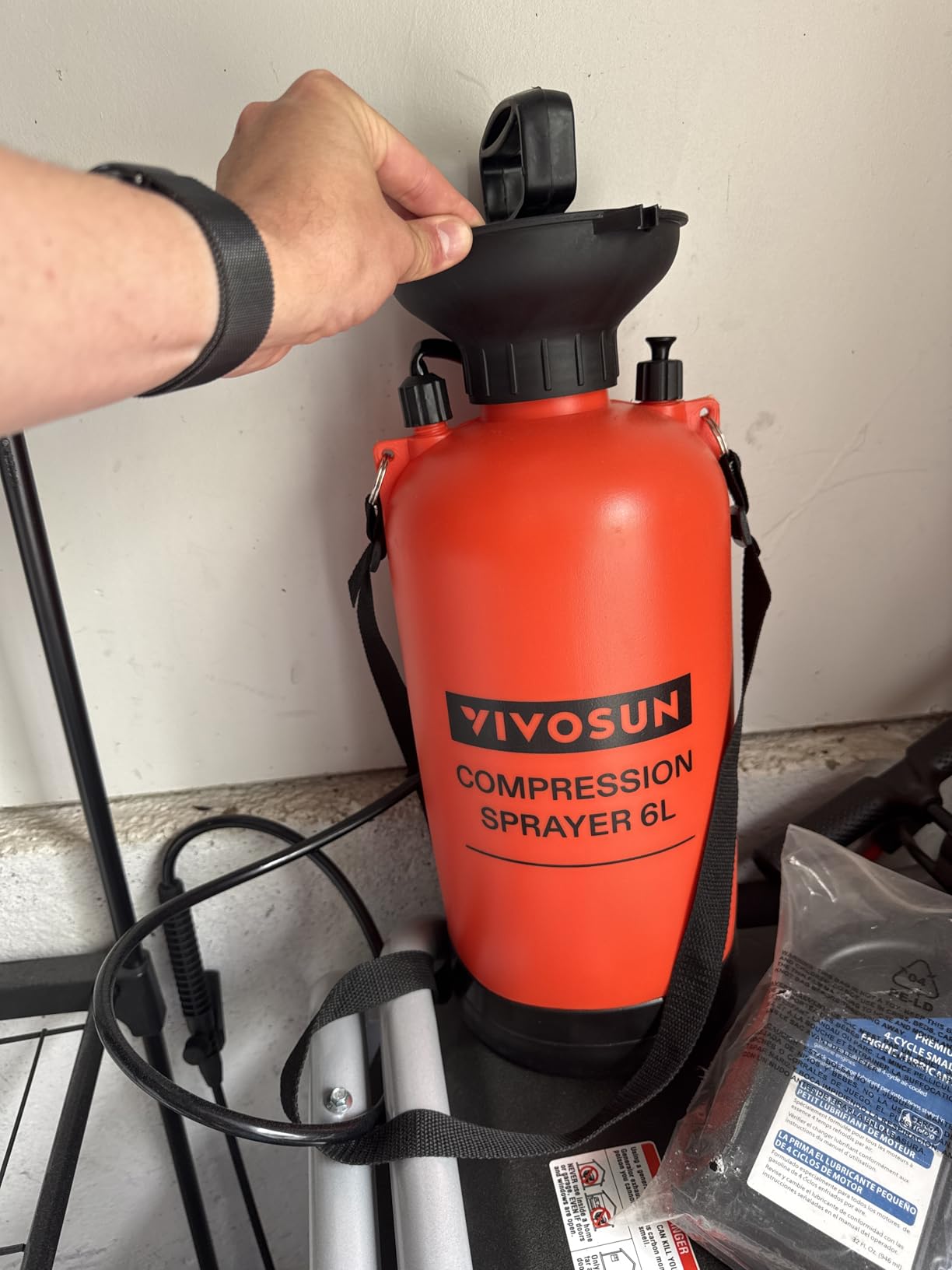 VIVOSUN 1.35-Gallon Pump Pressure Sprayer customer photo 1