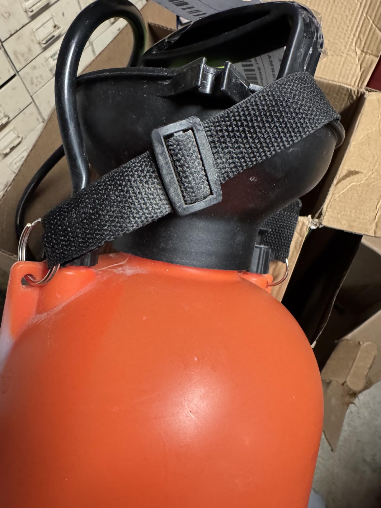 VIVOSUN 1.35-Gallon Pump Pressure Sprayer customer photo 2
