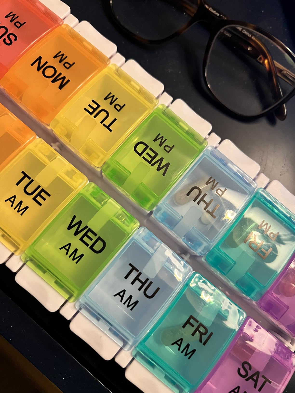 Sukuos AM PM Weekly Pill Organizer 2 Times A Day, Large Daily Pill Box Case 7 Day with Easy Push Button Design, Detachable Medicine Holder for Vitamin/Fish Oil/Supplements (Rainbow) customer photo 1