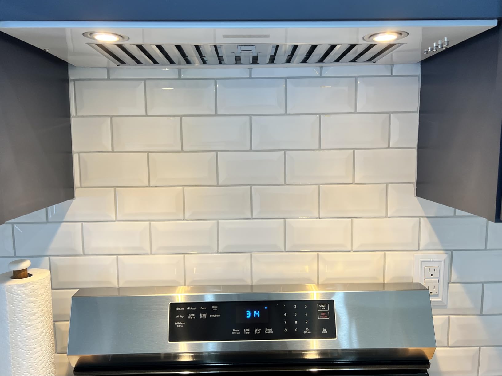Hauslane Range Hood Insert 30 Inch, Hood Vent for Kitchen Low Noise Perfomance, Stainless Steel Ductless/Ducted Range Hood, Professional Grade Baffle Filters, LED Lamps, Kitchen Vent Hood 11.25