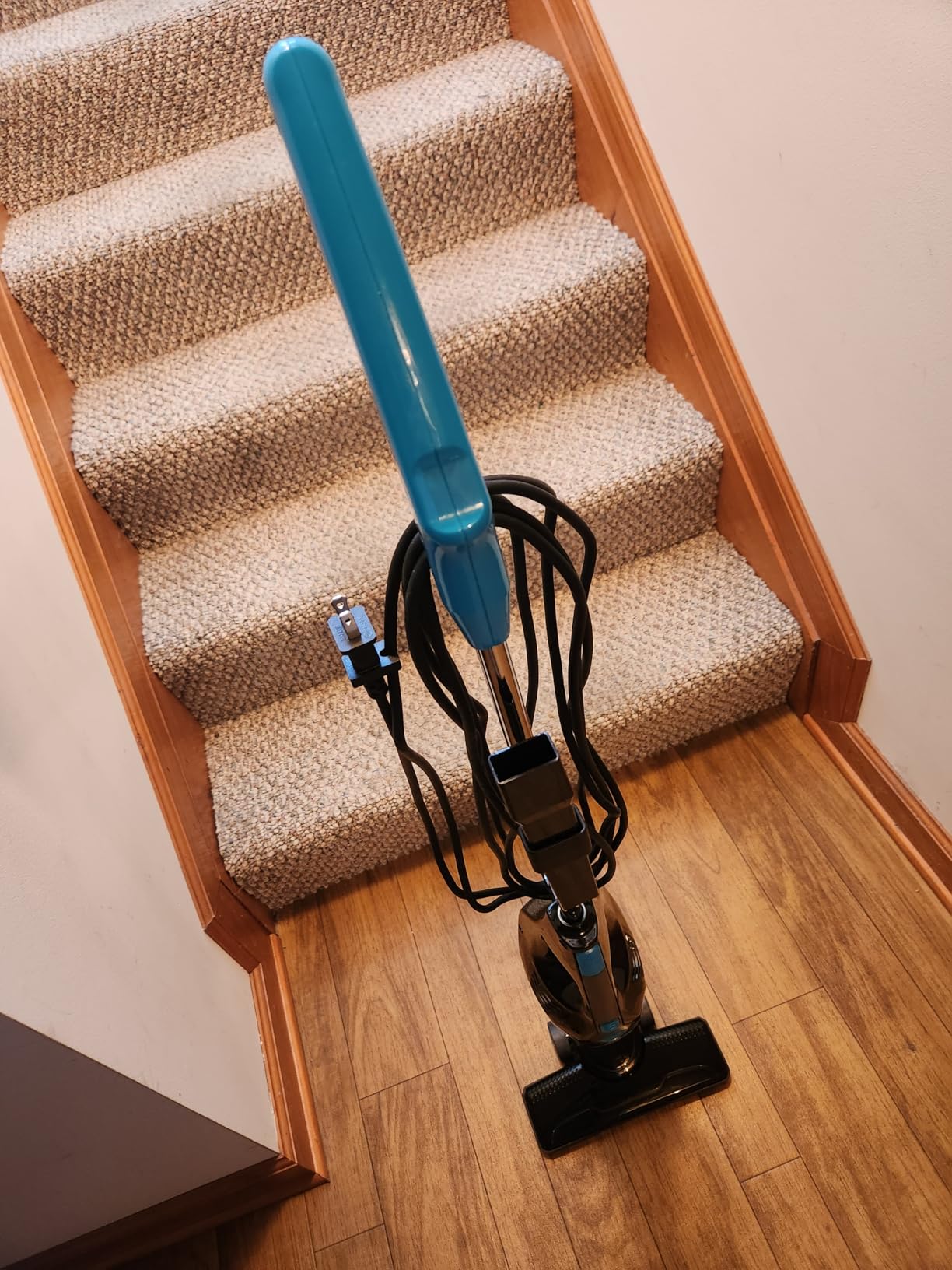 Eureka NES215A Blaze 3-in-1 Swivel Handheld & Stick Vacuum Cleaner, Blue customer photo 1