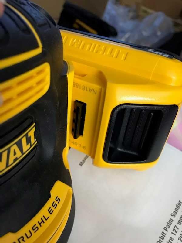 DEWALT 20V MAX Orbital Sander Cordless, 5-Inch Sander Tool, 2.Ah, 8,000-12,000 OPM, Variable Speed Dial, Storage Bag, Battery and Charger Included (DCW210D1) customer photo 1