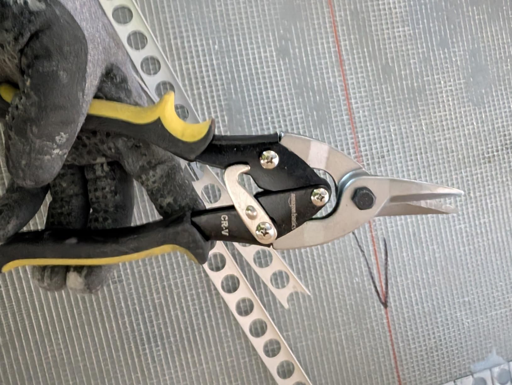 Amazon Basics Straight Cut Aviation Tin Snips, Metal Cutters with Safety Latch customer photo 1