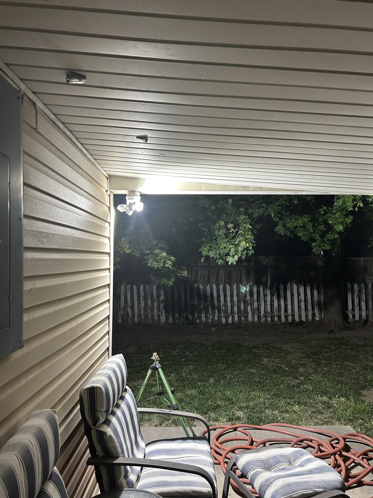 Onforu 75W LED Flood Light Motion Sensor Outdoor, 7000lm Dusk to Dawn Flood Light, Security Light with Three Head, IP65 Waterproof Exterior Floodlight, 6500k Wall Light for Entryway Stairs Yard Garage customer photo 1