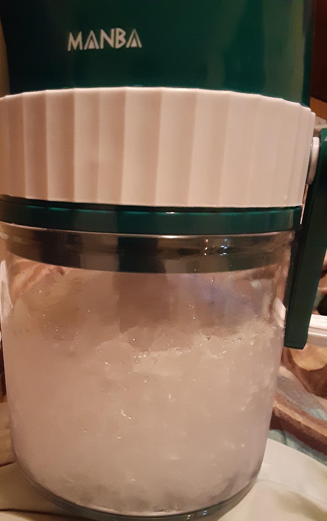 MANBA Manual Snow Cone Machine Maker for Shaved Ice, Snowcones, Slushes customer photo 1