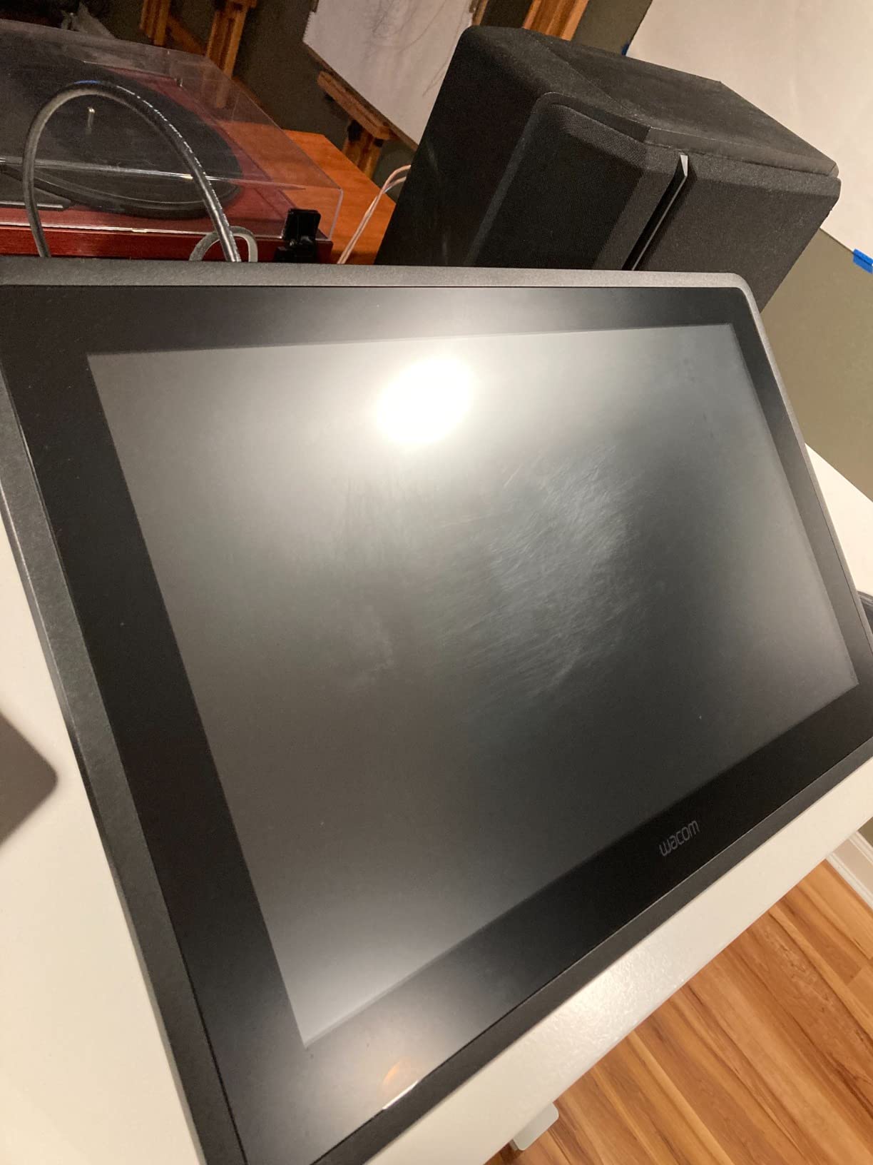 Wacom Cintiq 22, Drawing Tablet with Full HD Screen & Pro Pen 2 customer photo 1