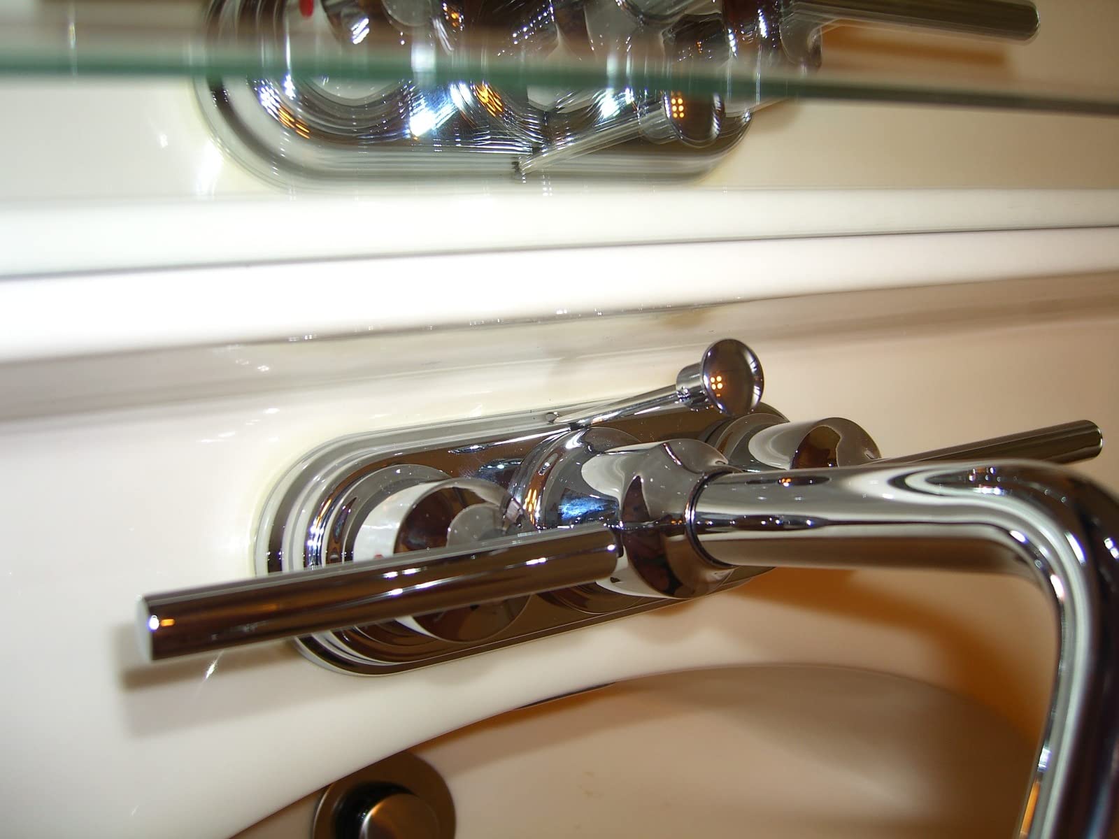 WOWOW Black Bathroom Faucet 3 Hole, Widespread Vanity Sink Faucets 8 Inch customer photo 1