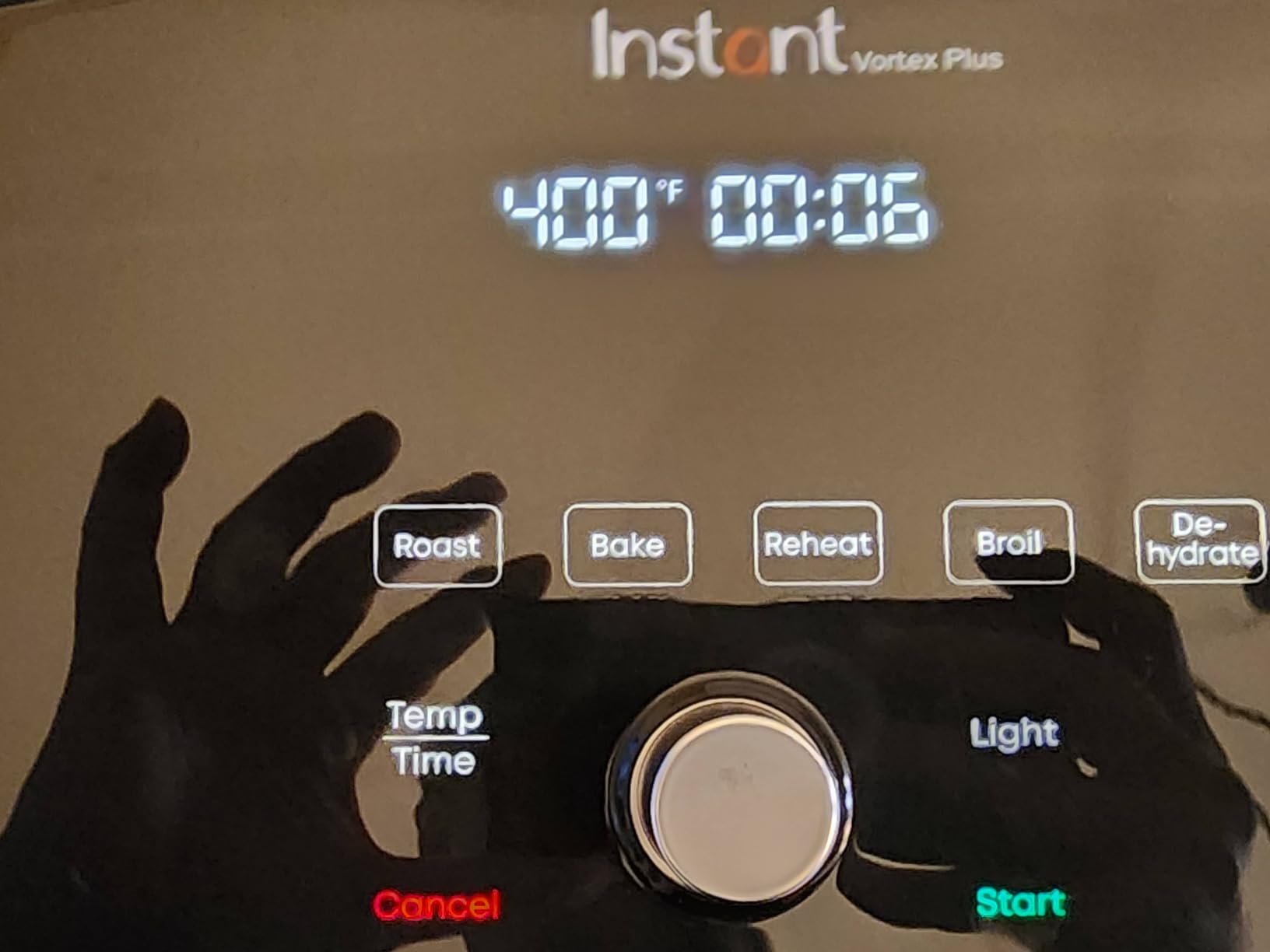 Instant Pot Vortex 6QT XL Air Fryer, 4-in-1 Functions that Crisps, Roasts, Reheats, Bakes for Quick Easy Meals, 100+ In-App Recipes, is Dishwasher-Safe, from the Makers of Instant Pot, Black customer photo 1