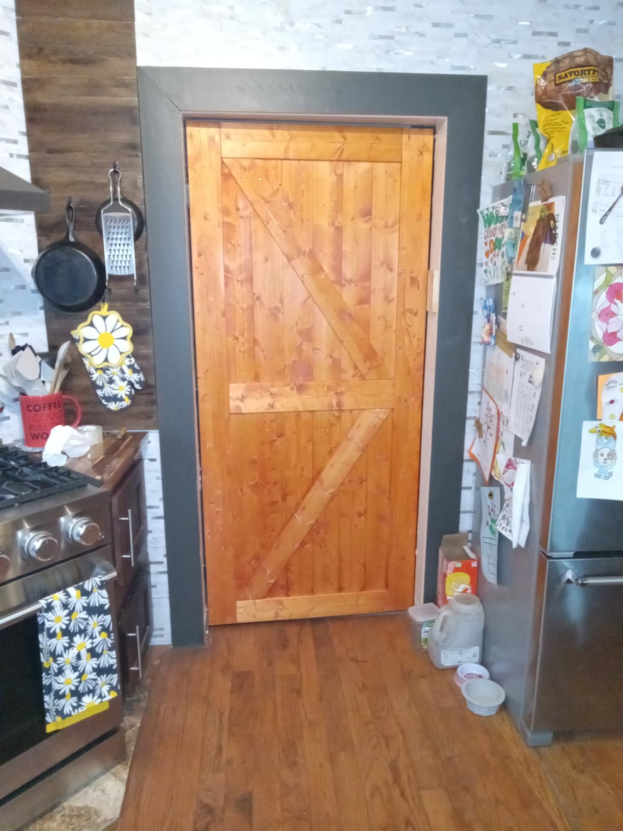 SmartStandard 36in x 80in Sliding Barn Wood Door, Natural, Fit 6-6.6FT Rail customer photo 2