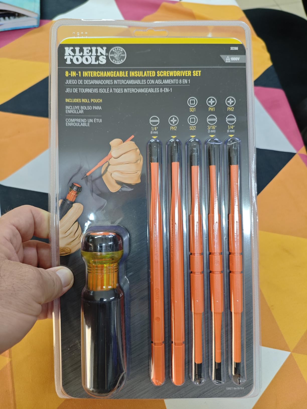 Klein Tools 32288 Insulated Screwdriver, 8-in-1 Screwdriver Set with Interchangeable Blades, 3 Phillips, 3 Slotted and 2 Square Tips customer photo 2