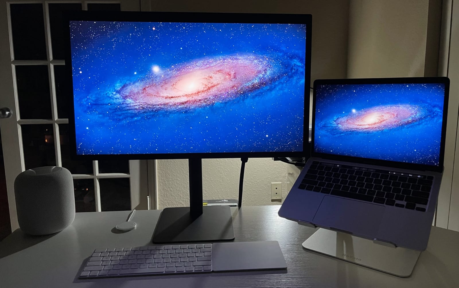 LG 27MD5KL-B Ultrafine Monitor 27