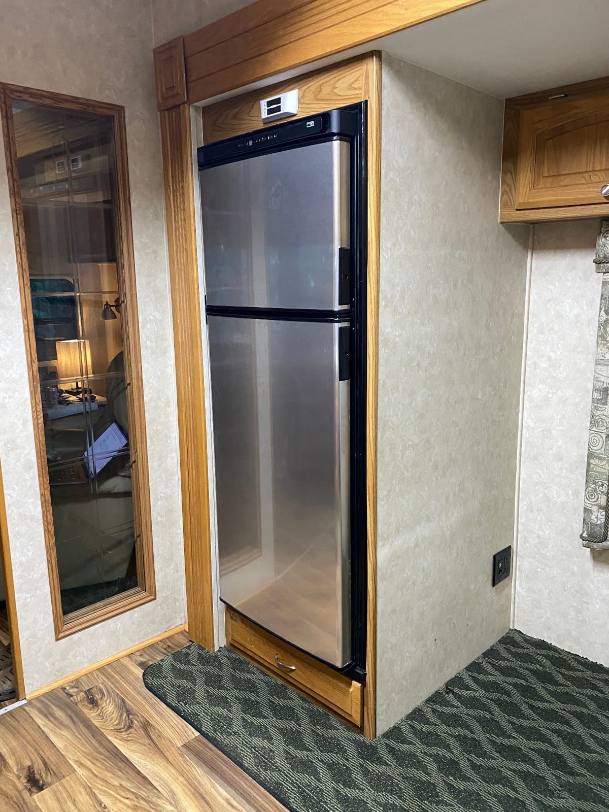 Norcold N10DCSSR Polar-Series 10 cu.ft. DC Compressor RV Refrigerator with Stainless Steel Doors - Right-Handed,Silver customer photo 2