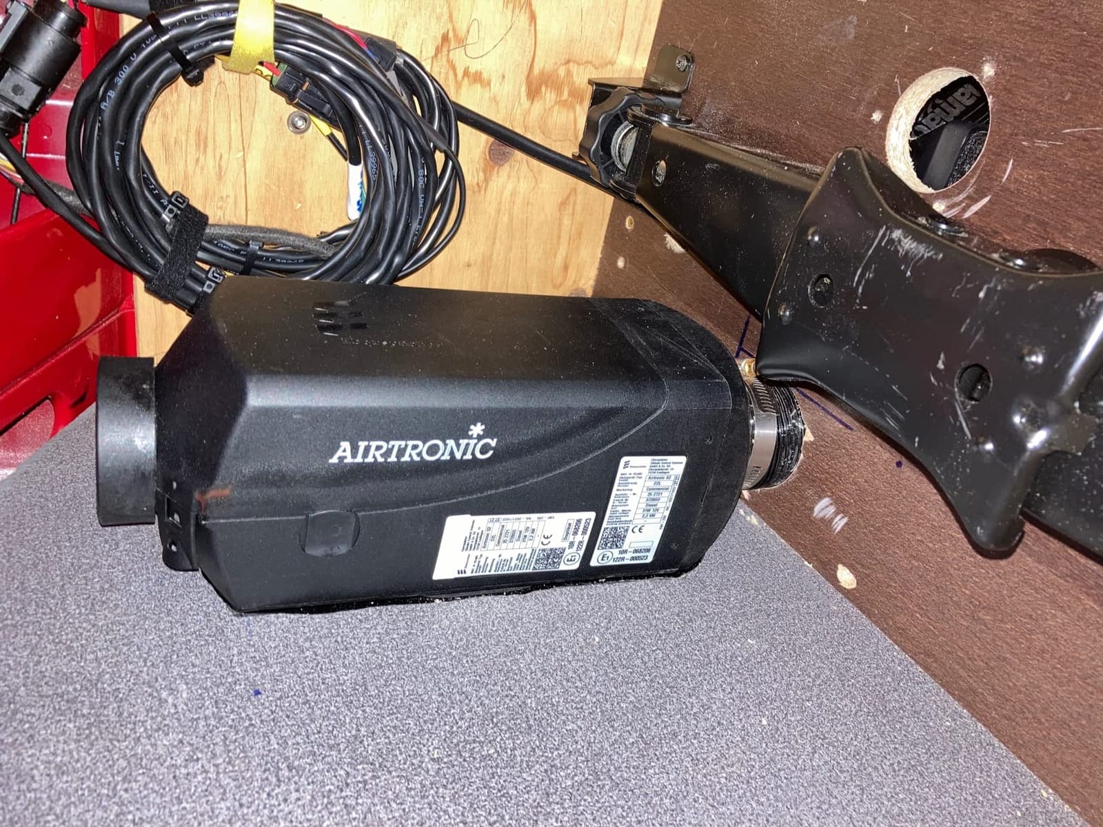 Eberspacher Espar Airtronic S2 D2 L 12V 2.2kW 7500BTU with EasyStart PRO 7 Day Timer Fault Diagnostic and Automatic Altitude Adjustment with includes FREE floor mounting plate | LATEST MODEL customer photo 2