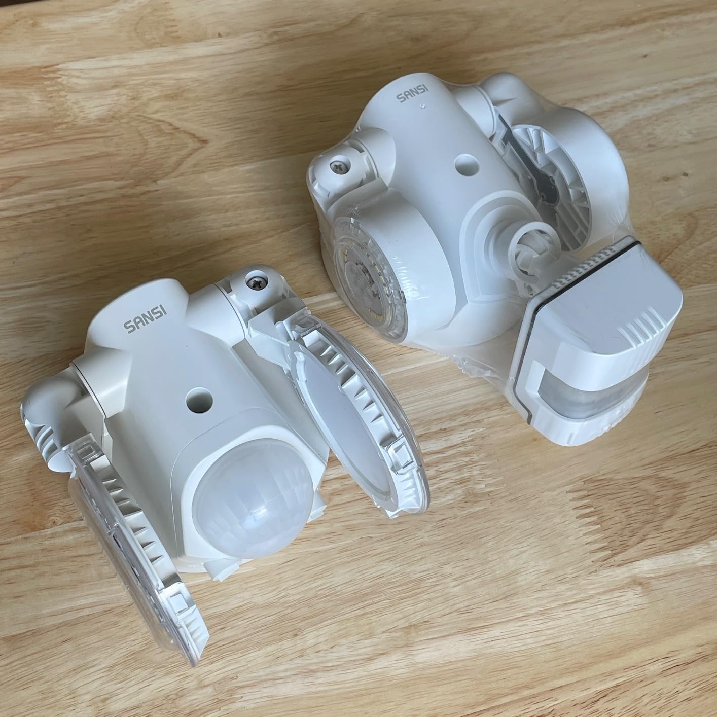SANSI 15W 2000LM Motion Sensor Outdoor Lights, IP65 5000K (White) customer photo 2