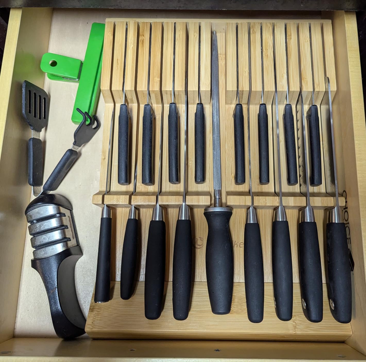 Utoplike In-drawer Knife Block Bamboo Kitchen Knives Drawer Organizer Large | Holder Storage for Steak, Paring, Bread Knives, Holds Up to 16 Knife & 1 Sharpening Steel (Knives & Sharpening Not Included) customer photo 2
