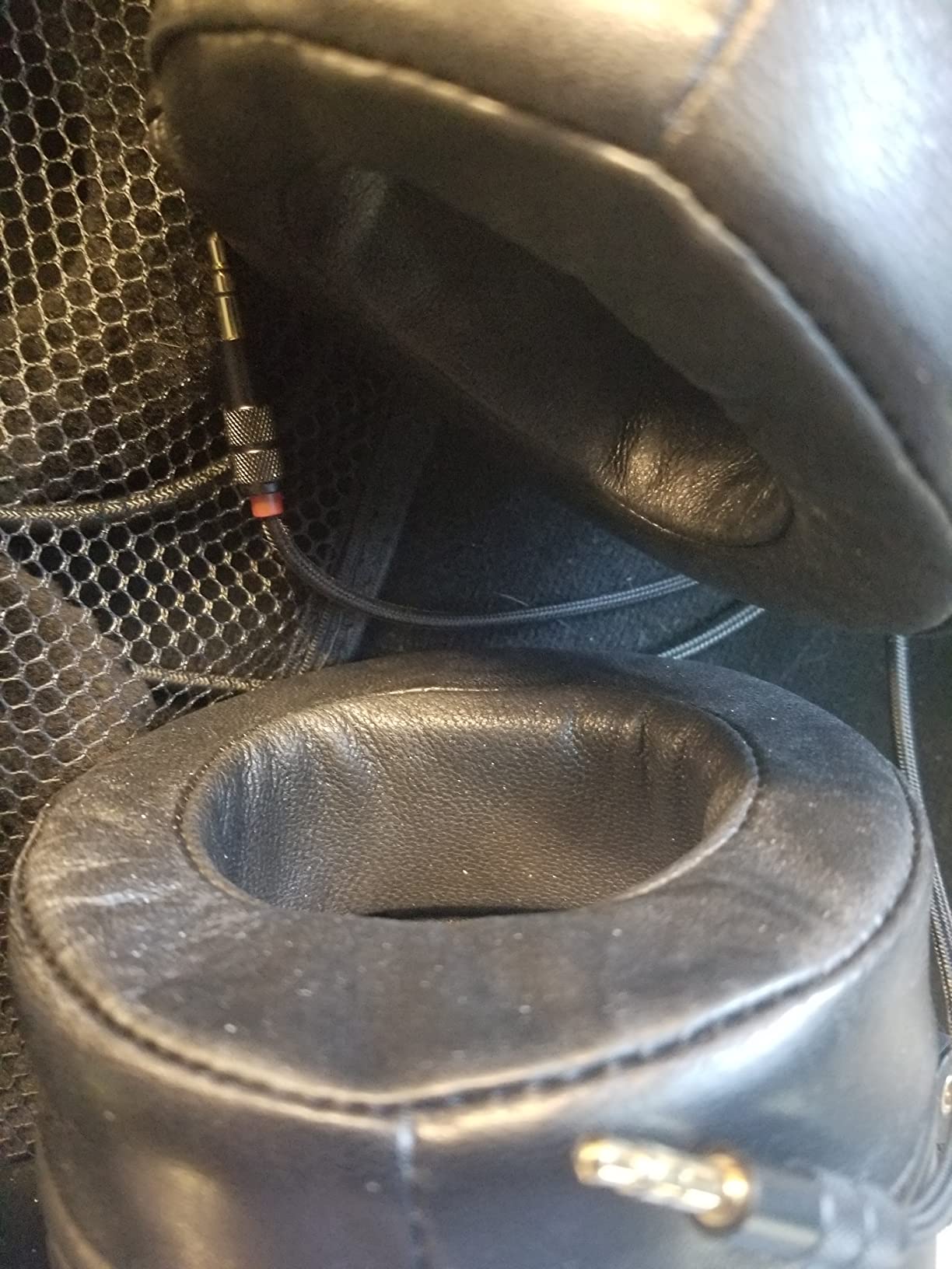 Monolith M1070 Over Ear Open Back Planar Headphones - Lightweight, Padded Headband, Plush and Removable Earpads, 106mm Planar Driver, 60 Ohms, Black customer photo 2