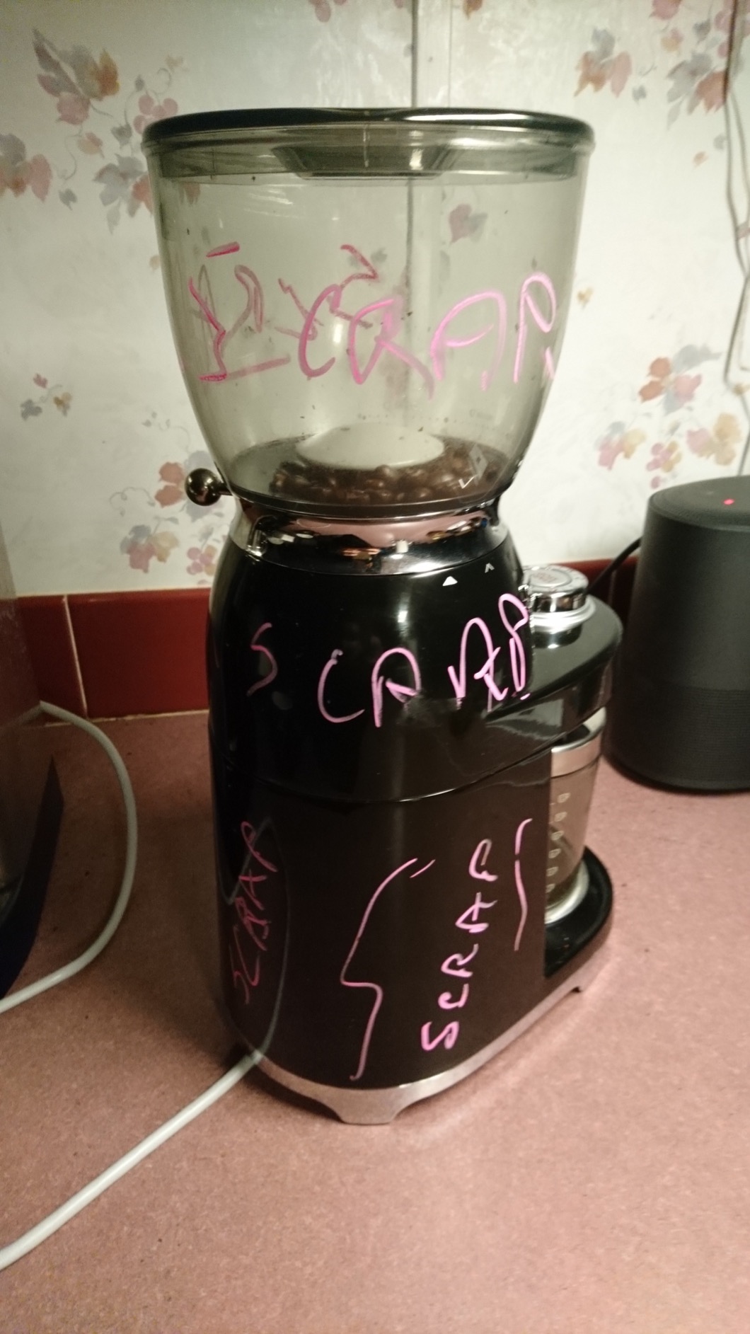Smeg 50's Retro Style Aesthetic Coffee Grinder, CGF01 (Red) customer photo 2