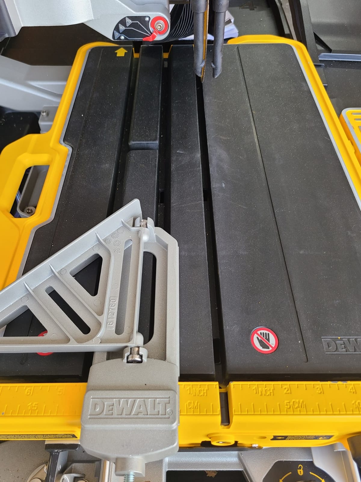 DEWALT Wet Tile Saw with Stand, 10 Inch, 15-Amp, 1,220 MWO, Corded (D36000S) customer photo 1