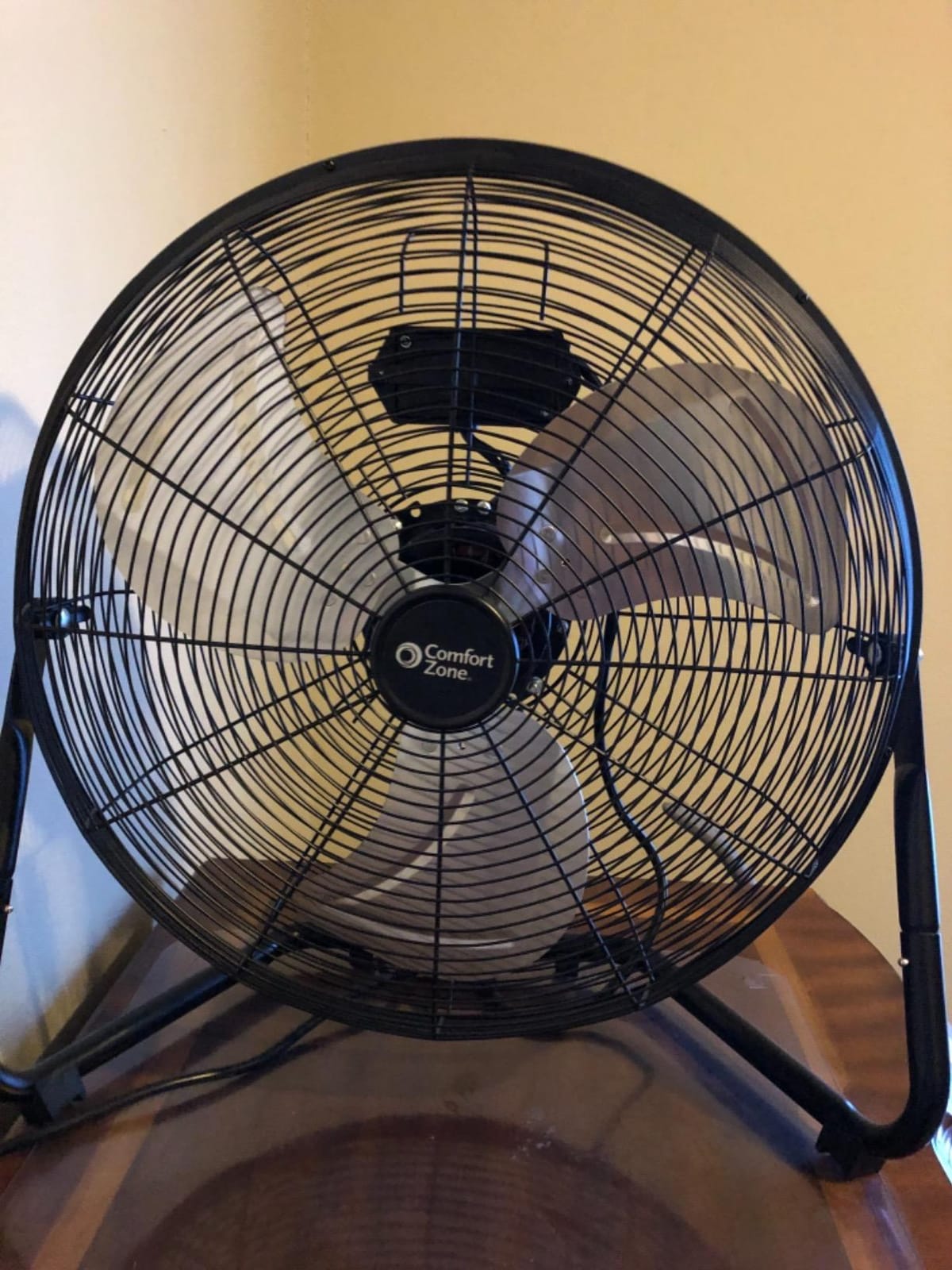 COMFORT ZONE 20-Inch High-Velocity Industrial Floor Fan customer photo 1