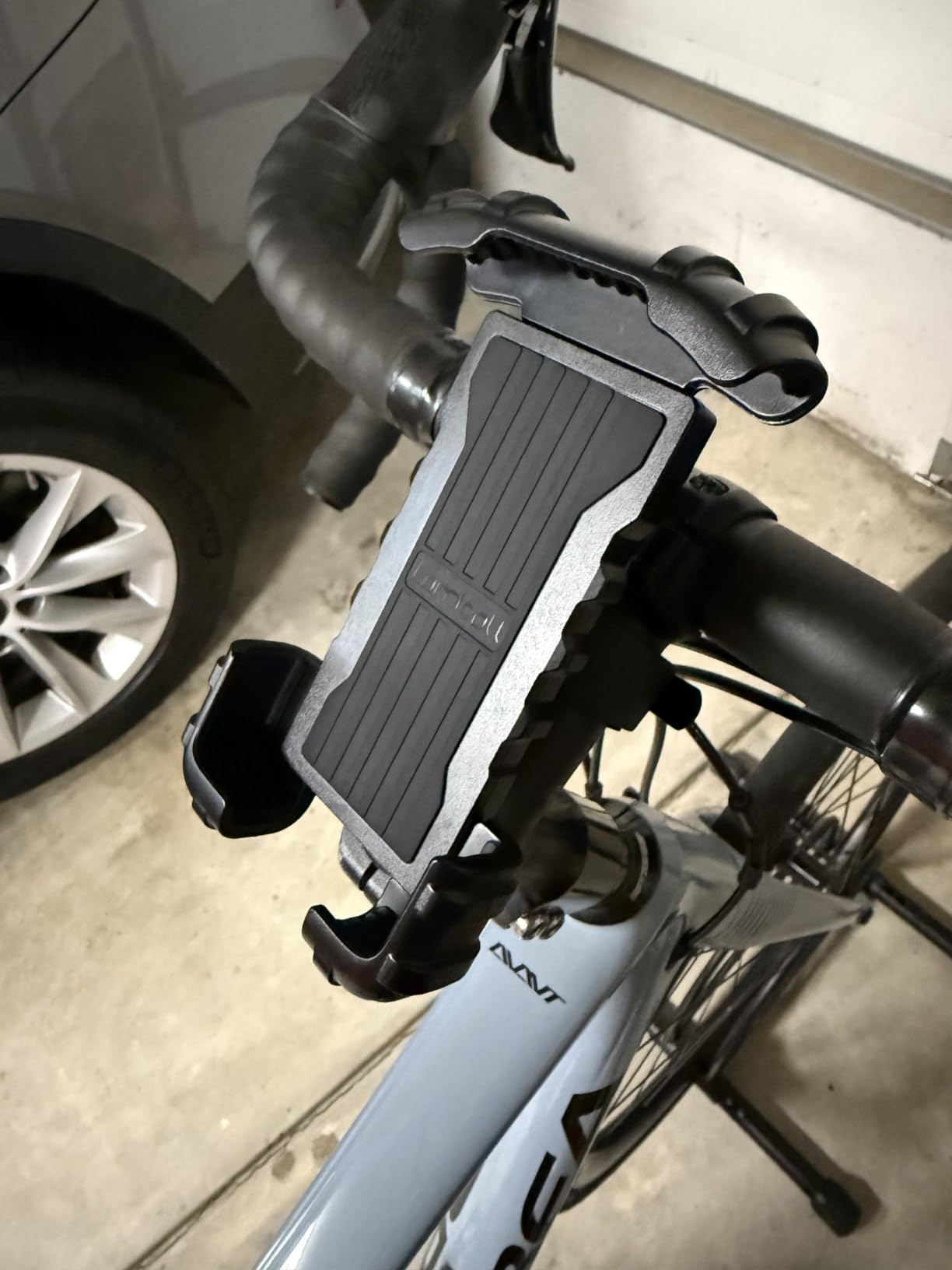 Lamicall Bike Phone Holder Motorcycle Mount - One-Hand Operation, Lockable customer photo 2