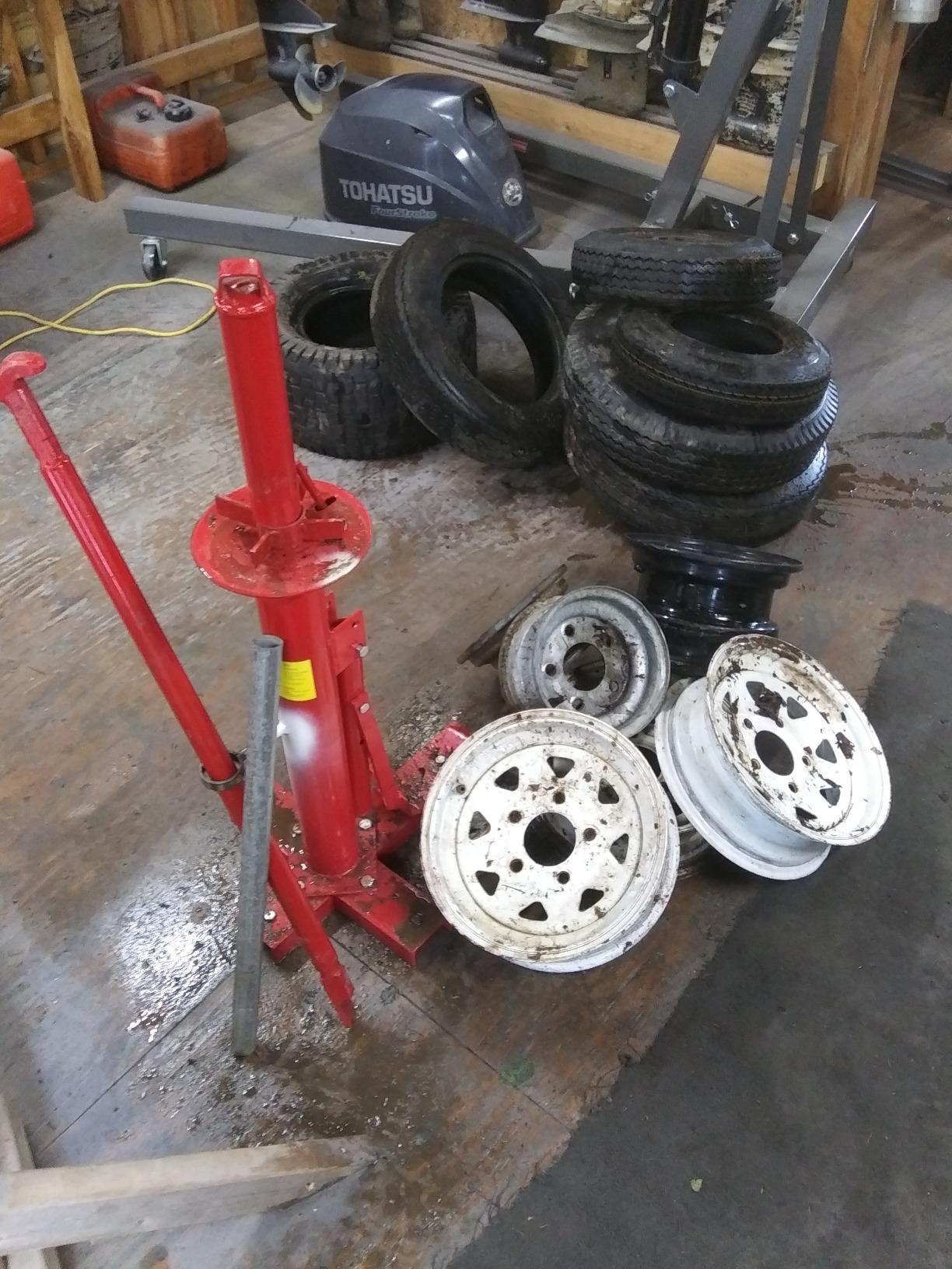 TUFFIOM Manual Tire Changer, Portable Hand Bead Breaker Mounting Tool for 8” to 16” Tires, for Home Garage Small Auto Shop customer photo 1