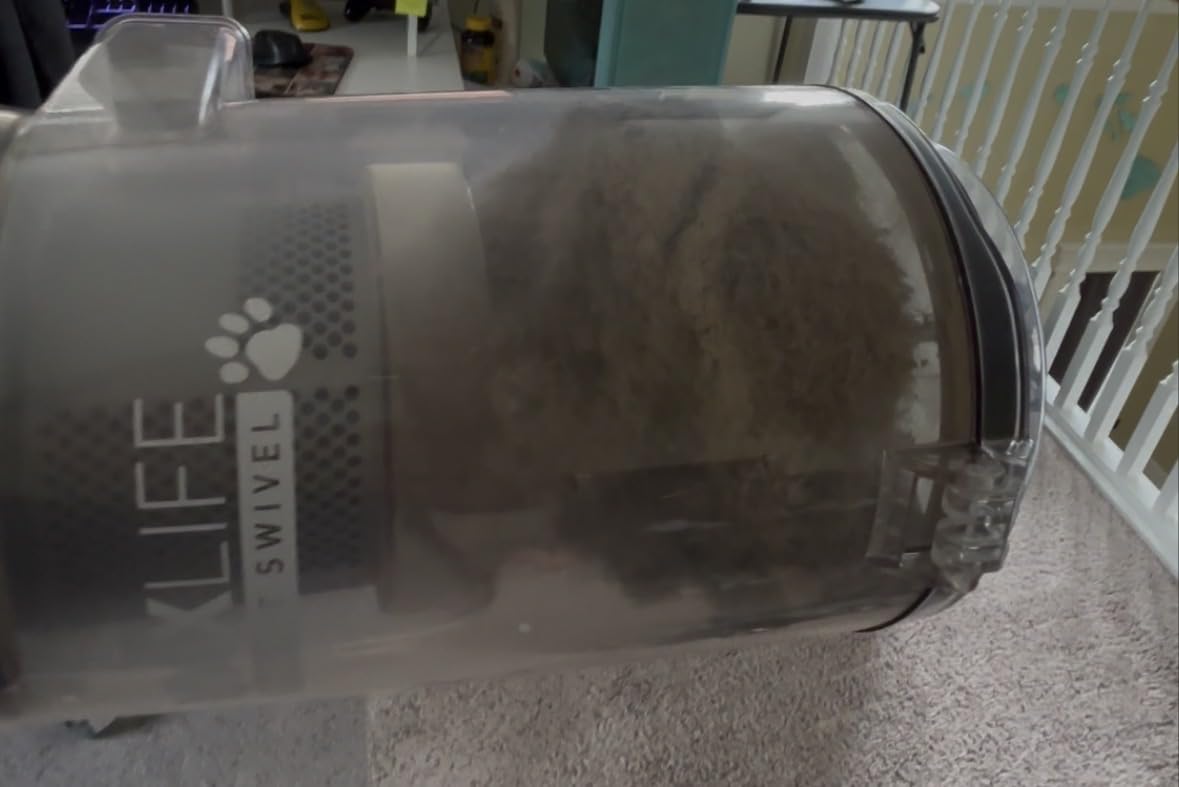 Hoover MaxLife Pro Pet Swivel Vacuum Cleaner, Bagless Upright Vac customer photo 2
