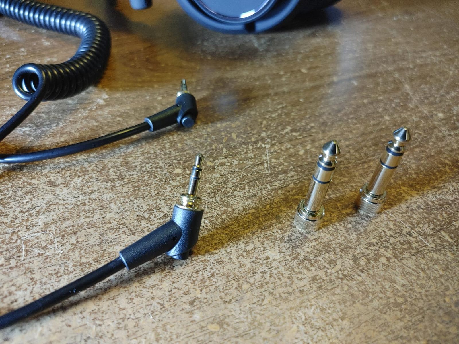 MAONO MH601 Wired Studio Headphone for Podcast Recording Stream DJ Mixing customer photo 1