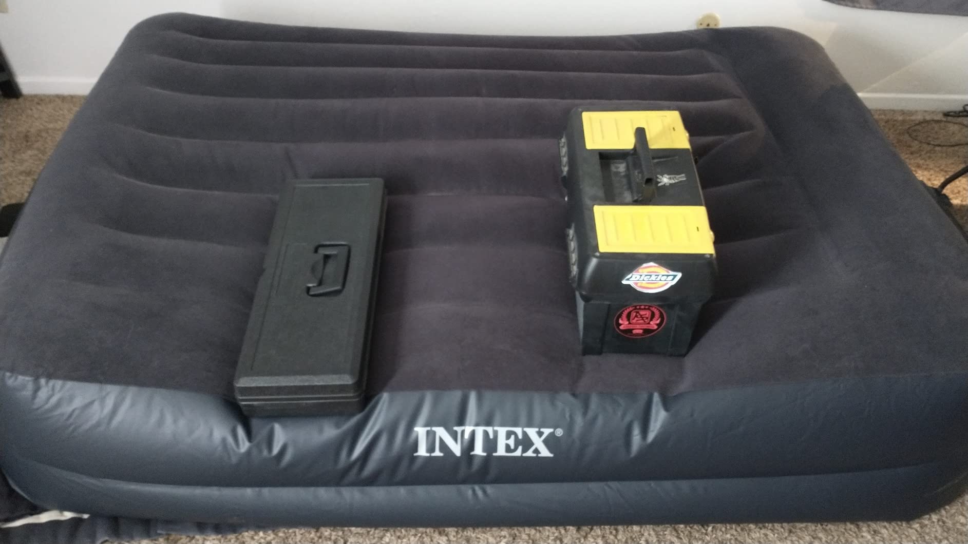 Intex Raised Airbed Mattress with Built-in Pump, Dura-Beam Plus Pillow, Twin - Portable Inflatable Luxury Blow-Up Bed for Adults, Camping, Guests customer photo 2