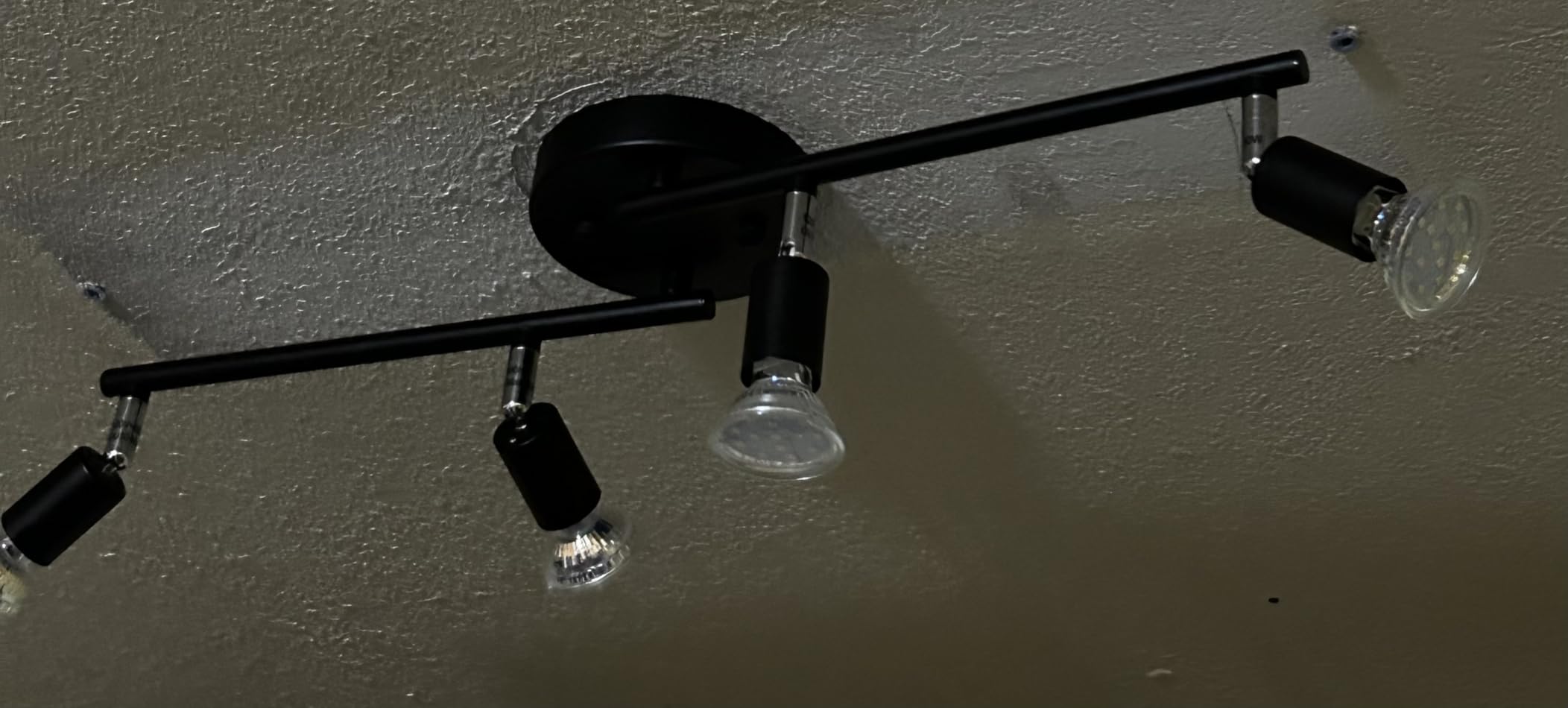 Unicozin LED 4 Light Track Lighting Kit, 24.8'' Black 4 Way Ceiling Spot Lighting, Flexibly Rotatable Head, Track Light Included 4 x LED GU10 Bulb (4W, Daylight White 5000K, 400LM) customer photo 2