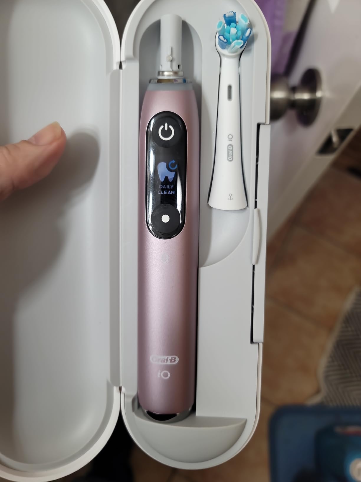 Oral-B Rechargeable Electric Toothbrush, iO Series 9 Genius, Black, 4 Replacement Brush Heads, Power Charging Travel Case, Teeth Whitening, Visible Pressure Sensor to Protect Gums, 7 Modes customer photo 2