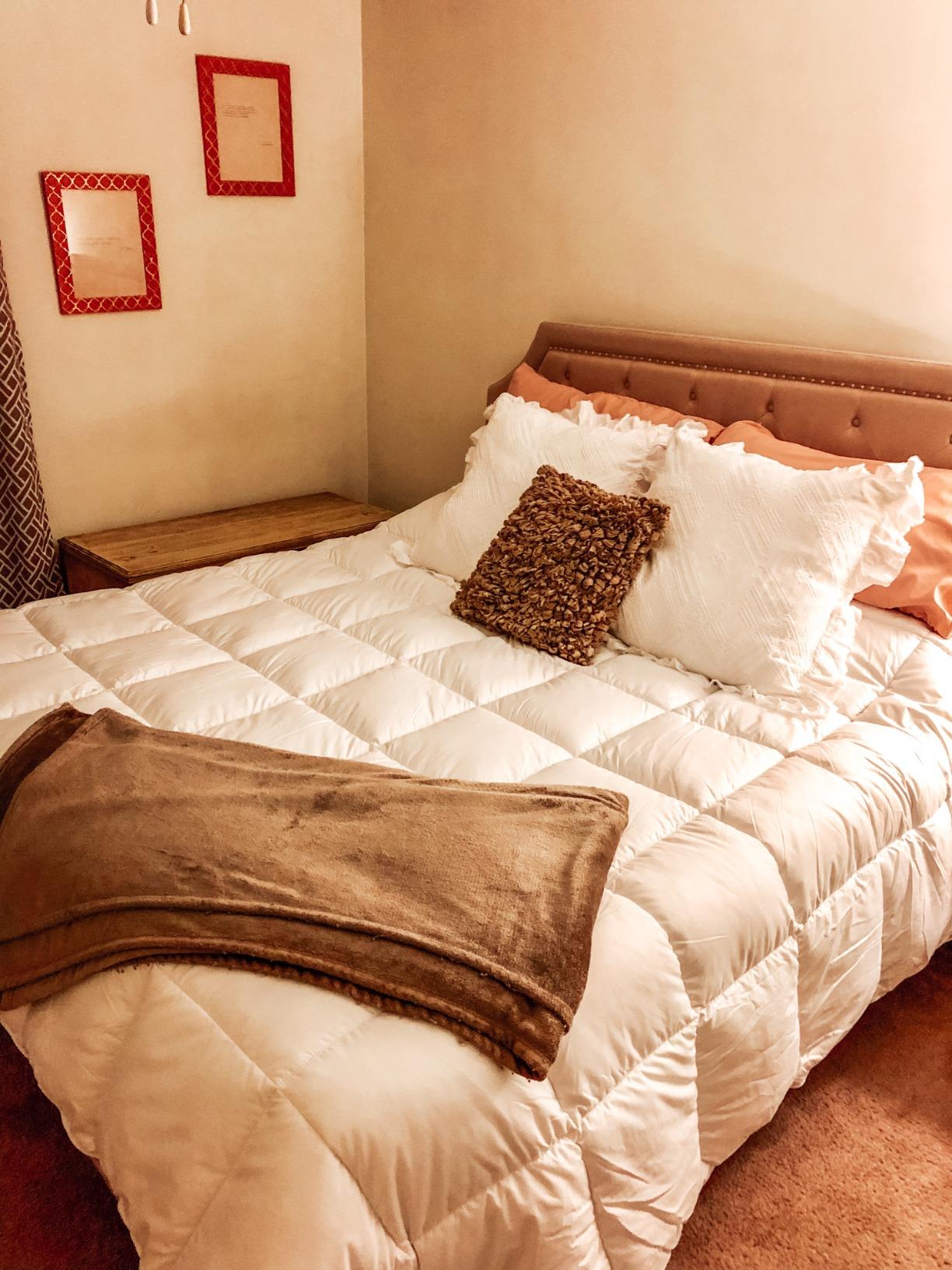 Layla 10” Copper Infused Memory Foam Mattress, Cooler and More Comfortable Sleeping, Flippable One Side Soft - Other Side Medium Firm, 2 Free Memory Foam Pillows (Queen) 120 Night Trial Period. customer photo 2