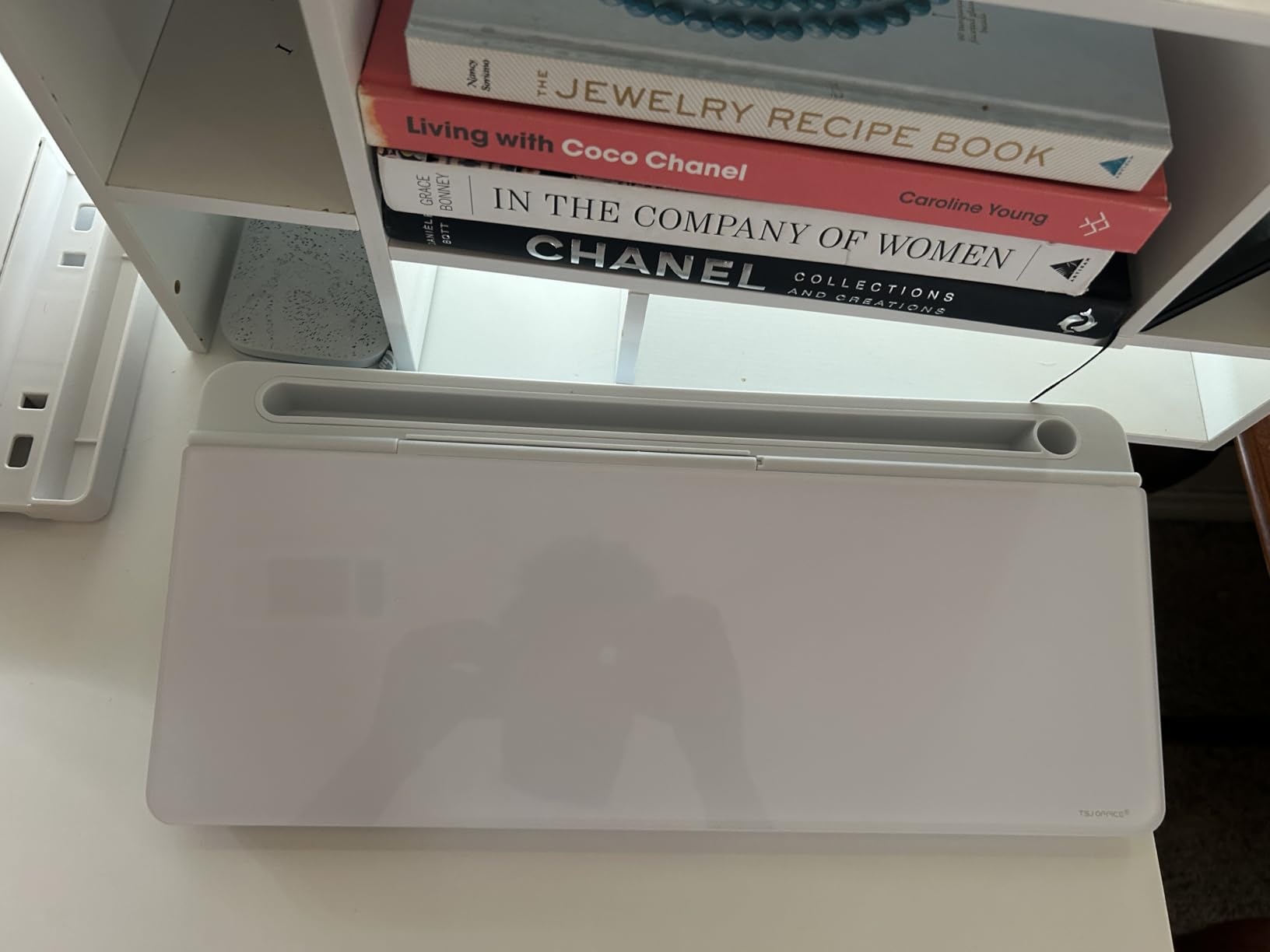 TSJ OFFICE Small Desktop Whiteboard -Glass Dry Erase Board Computer Keyboard Stand White Board Surface Pad with Drawer, Desk Organizers with Accessories for Office, Home, School Supplies - White customer photo 2