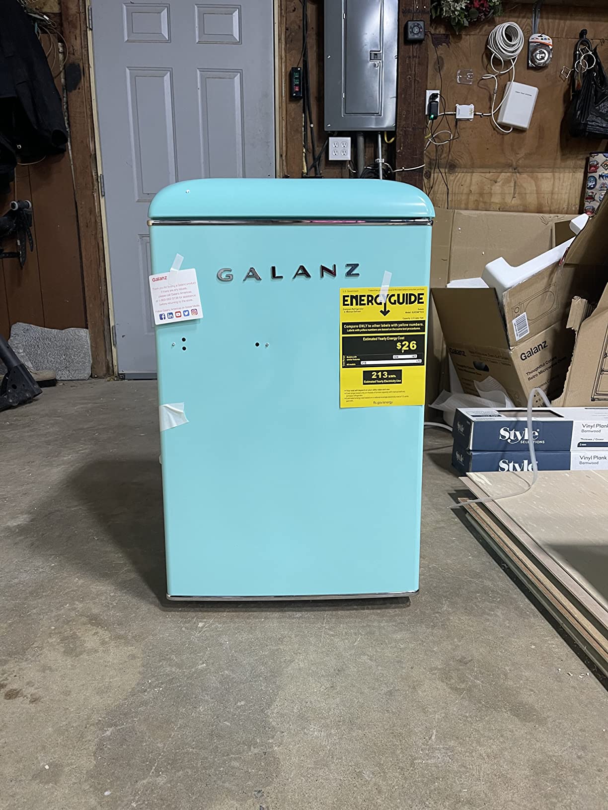 Galanz GLR25MGNR10 Retro Compact Refrigerator, Mini Fridge with Single Doors, Adjustable Mechanical Thermostat with Chiller, Green, 2.5 Cu Ft customer photo 1