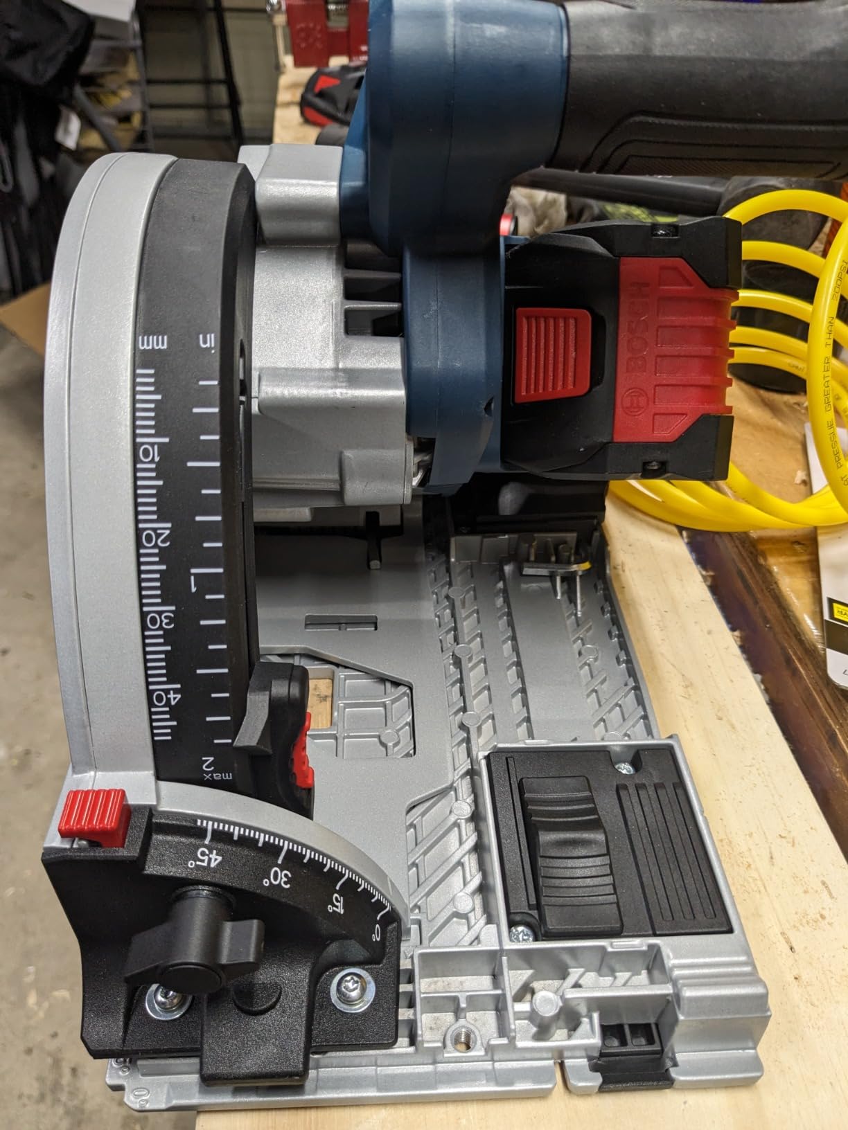 BOSCH GKT18V-20GCL14 PROFACTOR™ 18V Connected-Ready 5-1/2 In. Track Saw Kit with (1) CORE18V® 8 Ah High Power Battery customer photo 2