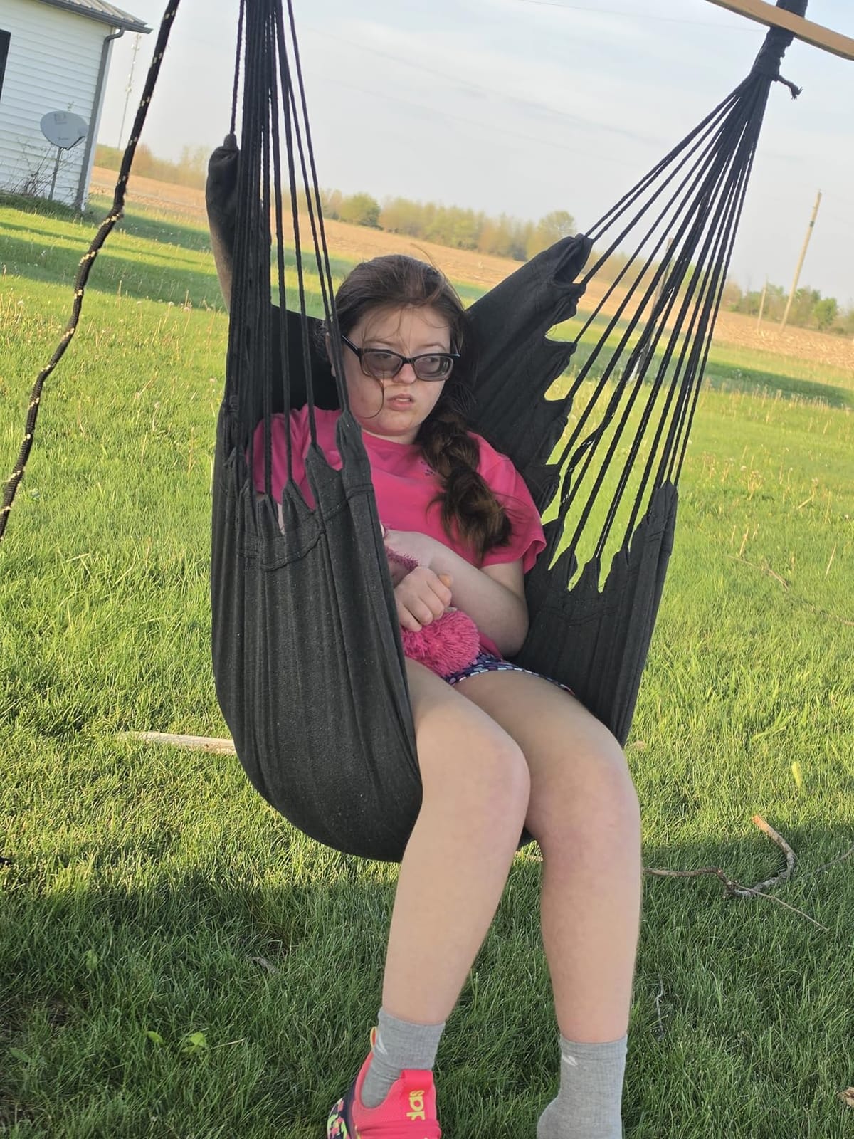 Hommtina Hammock Chair Hanging Rope Swing, Max 300 Lbs Hanging Chair with Pocket & Durability Perfect for Outdoor, Home, Bedroom, Patio, Yard (Pillows NOT Included,Dark Gray) customer photo 2