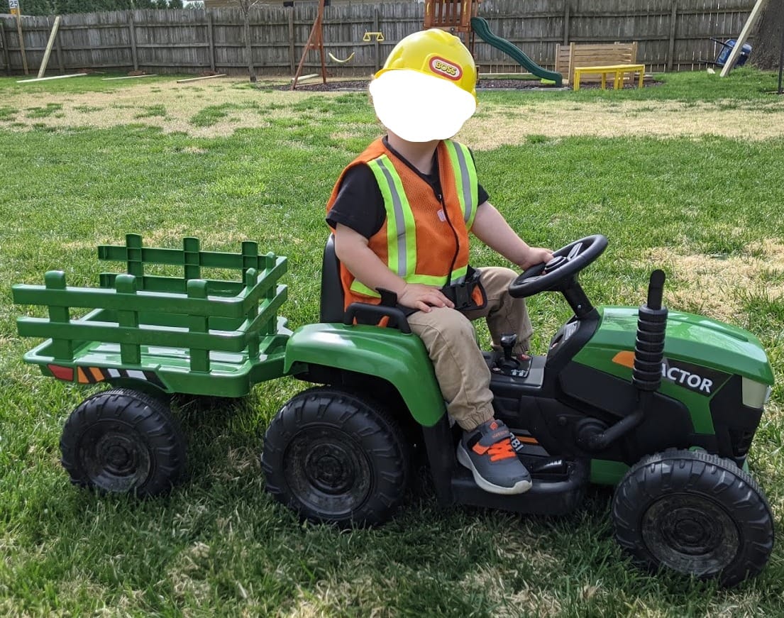 TOBBI Kids Electric Ride On Toy Tractor, Toddlers 12V Battery-Powered Car to Drive, 35W Dual Motor 6-Wheels Trailer Vehicle with 3-Speeds/LED & Horn Functions for Chirdren Aged 3-8-Dark Green customer photo 2