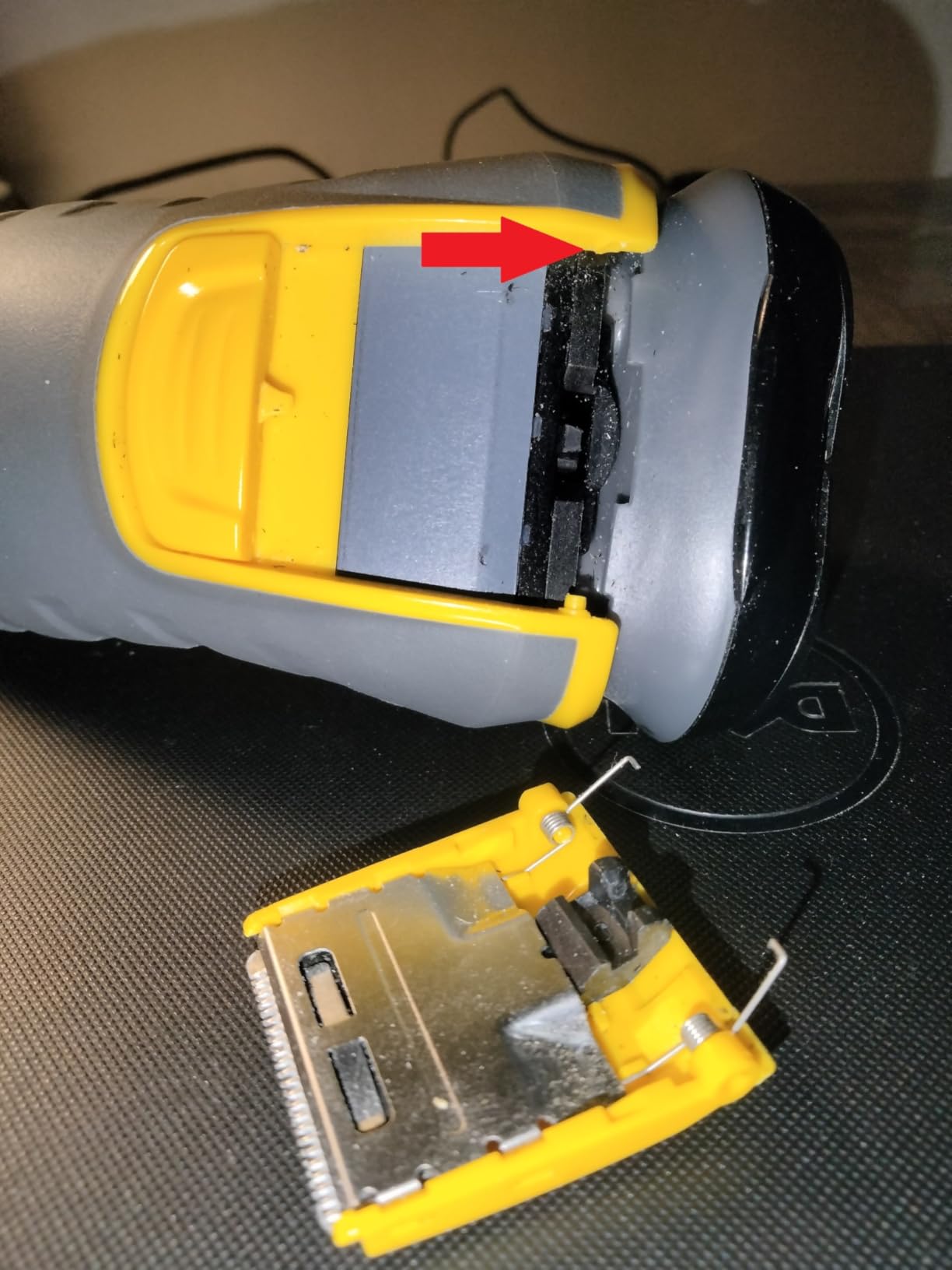 Remington Indestructible Rotary Shaver 5100, Electric Razor, Yellow customer photo 2
