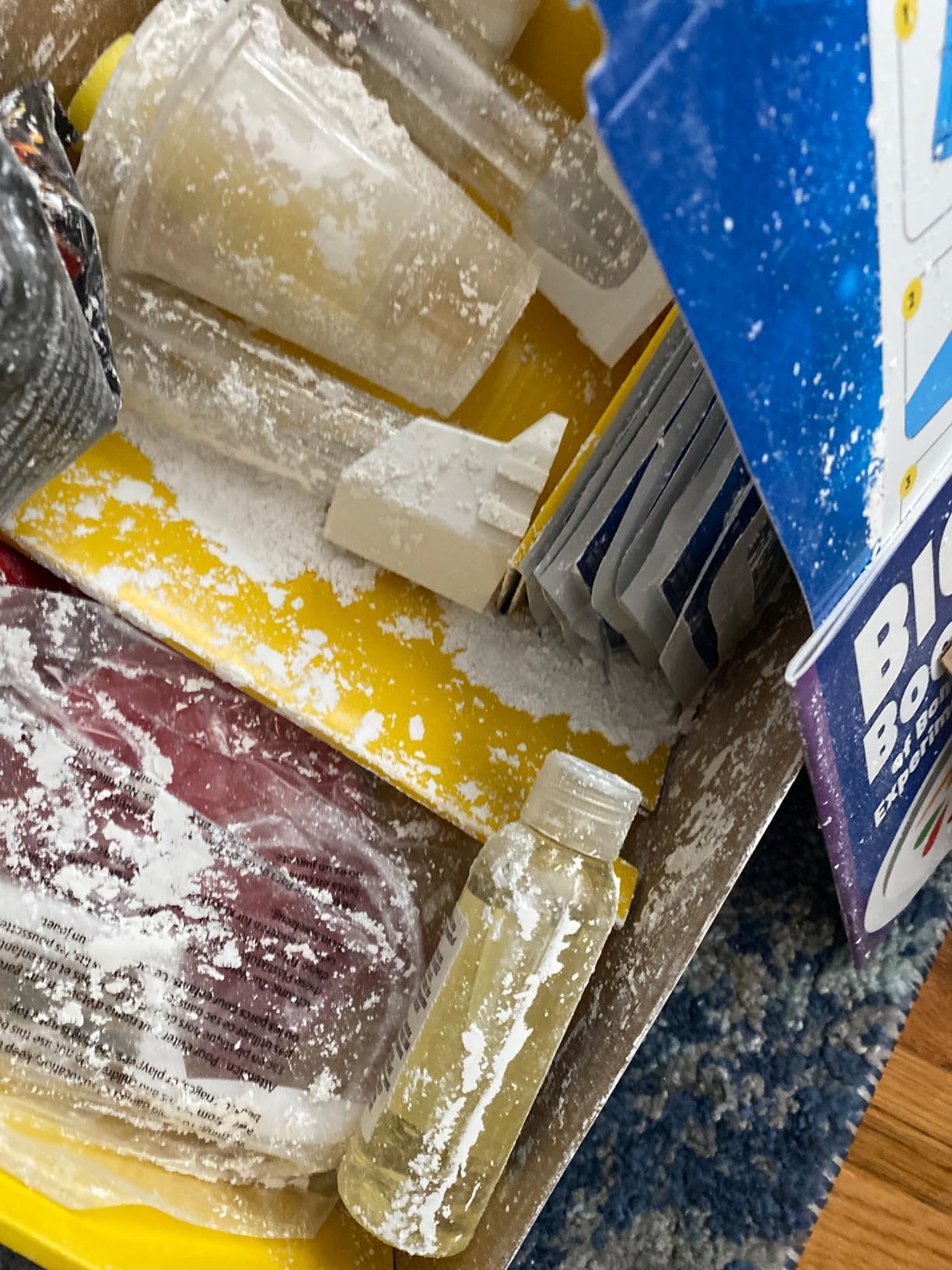 National Geographic Chemistry Set with 45 Experiments for Kids 8-12 customer photo 2
