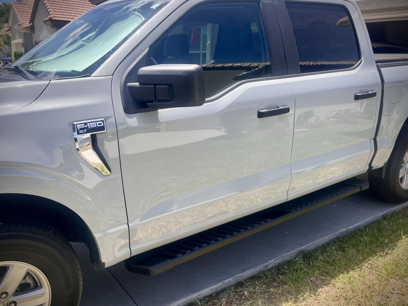 COMNOVA Pair Running Board Nerf Bar Compatible with 15-26 Ford F150 Superduty Crew Cab(4 Full Size Doors) Rocker Slider Side Steps,Width 6 Inches V Style.with OE Style Brackets customer photo 1