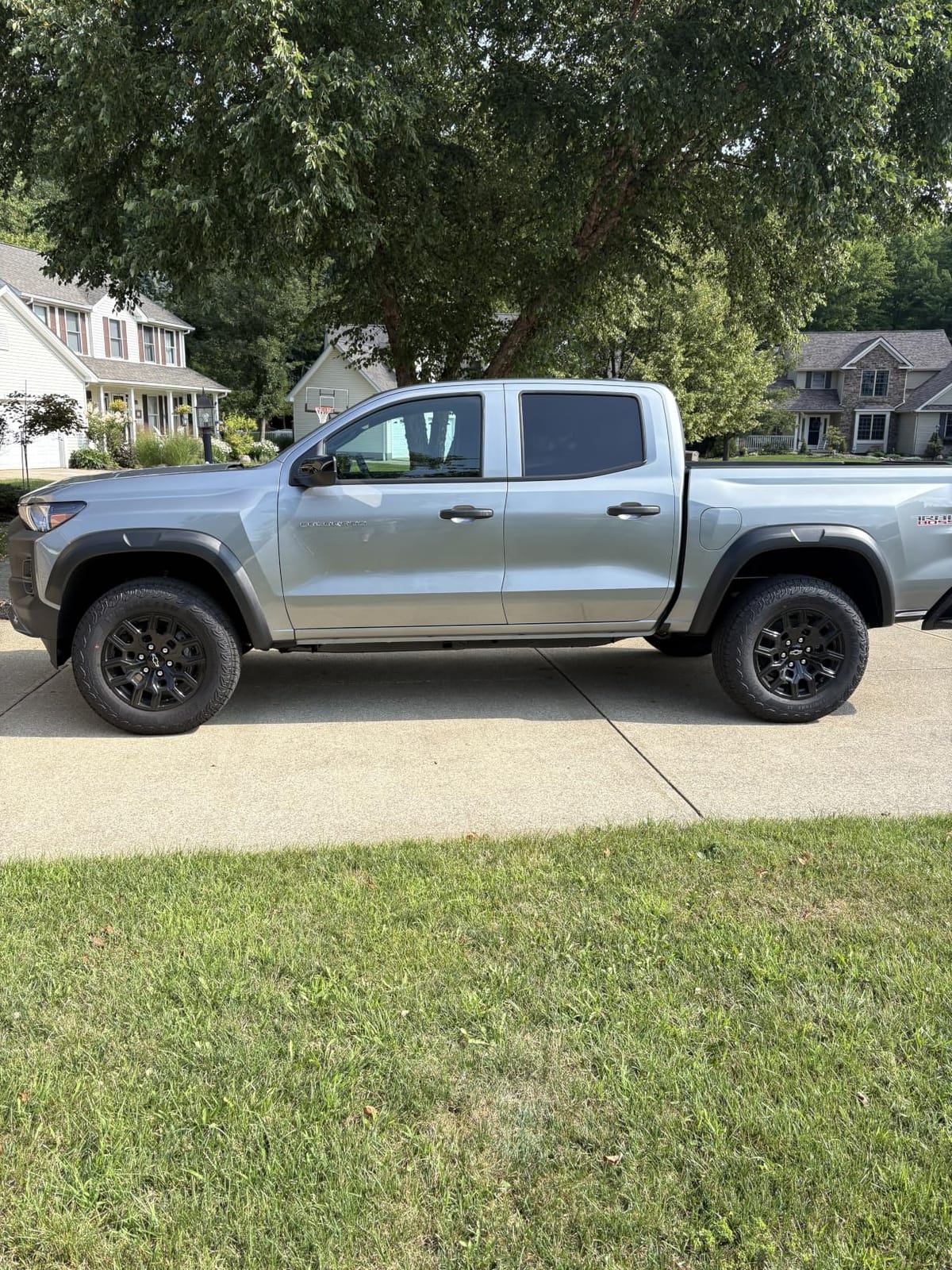 COMNOVA 6 Inches Running Boards& Steps Step Bars Compatible with 2019-2026 Chevy Silverado 1500, 2020-2026 Silverado/Sierra 2500HD 3500HD Crew Cab, A Pair Running Boards for Silverado Crew cab. customer photo 1