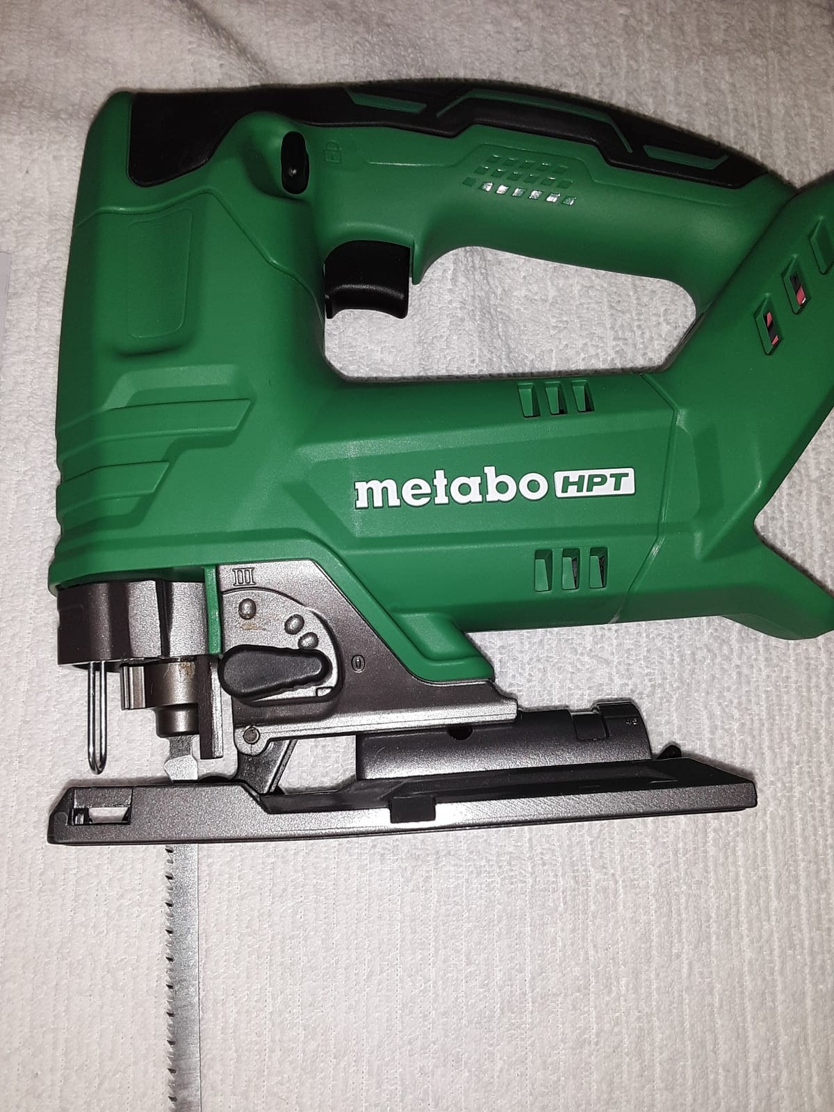 Metabo HPT 18V Cordless Jig Saw, Tool-Less Blade Change LED, CJ18DAQ4 customer photo 1
